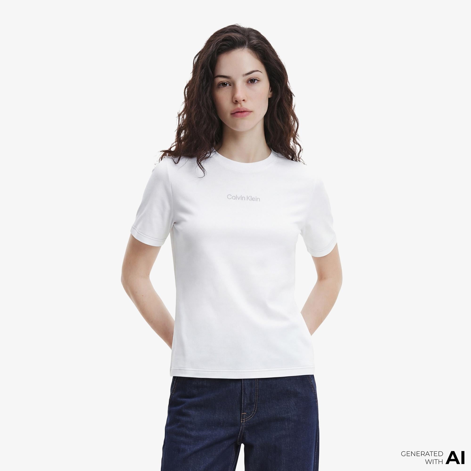 Calvin Klein Classic 20S Logo Grap Kadın Beyaz T-Shirt