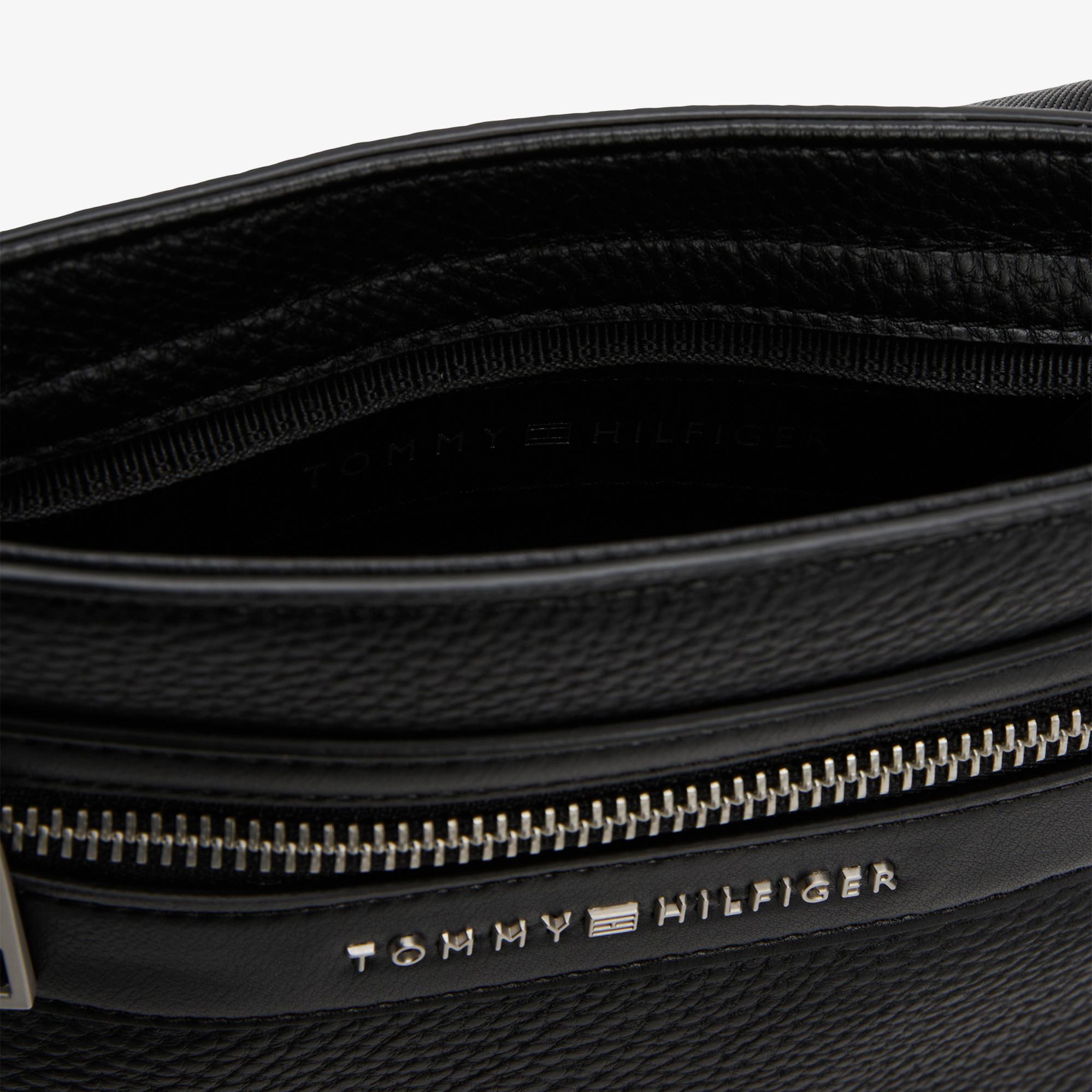 Tommy Hilfiger Central Mini Crossover Erkek Siyah Çapraz Çanta