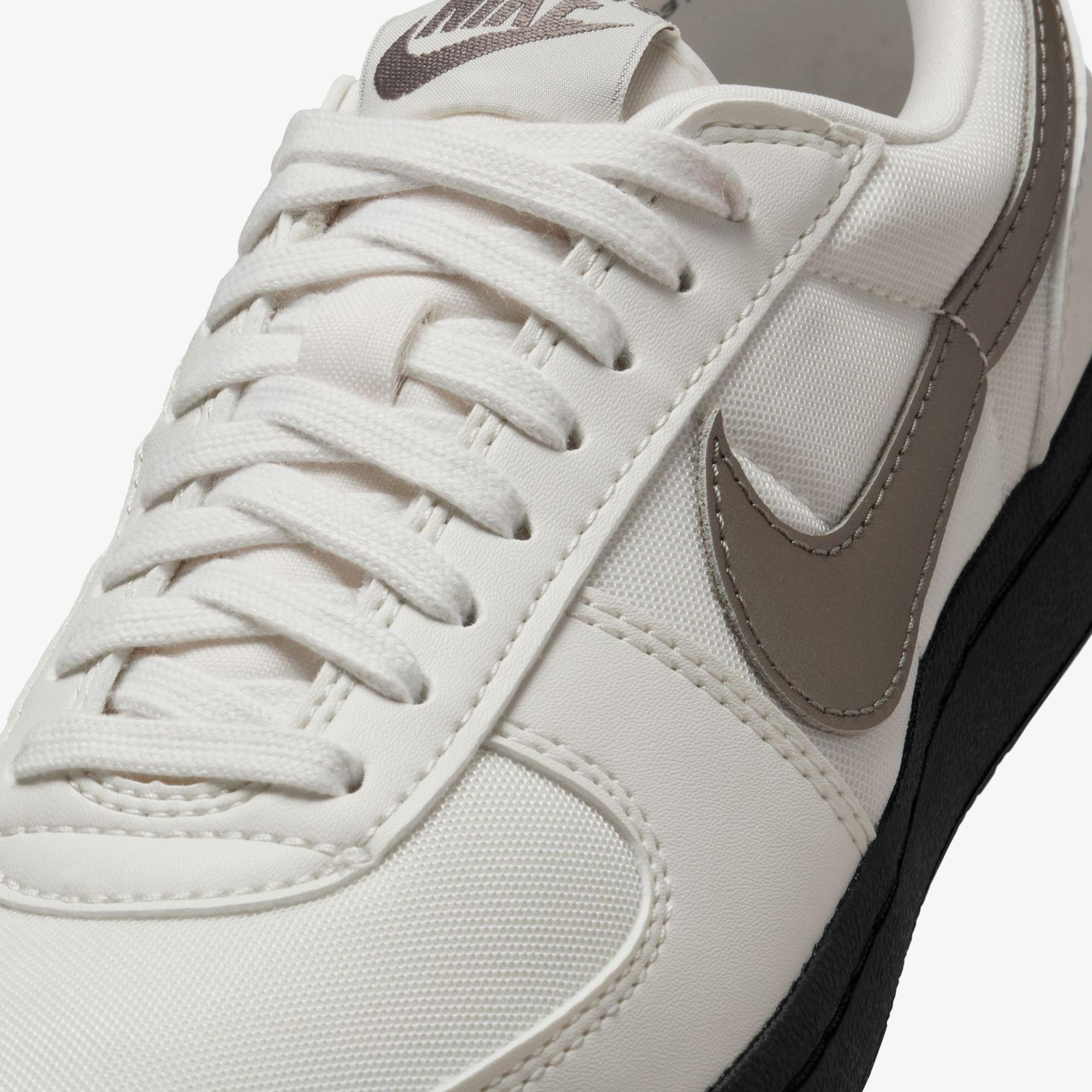 Nike Field General Kadın Beyaz Spor Ayakkabı