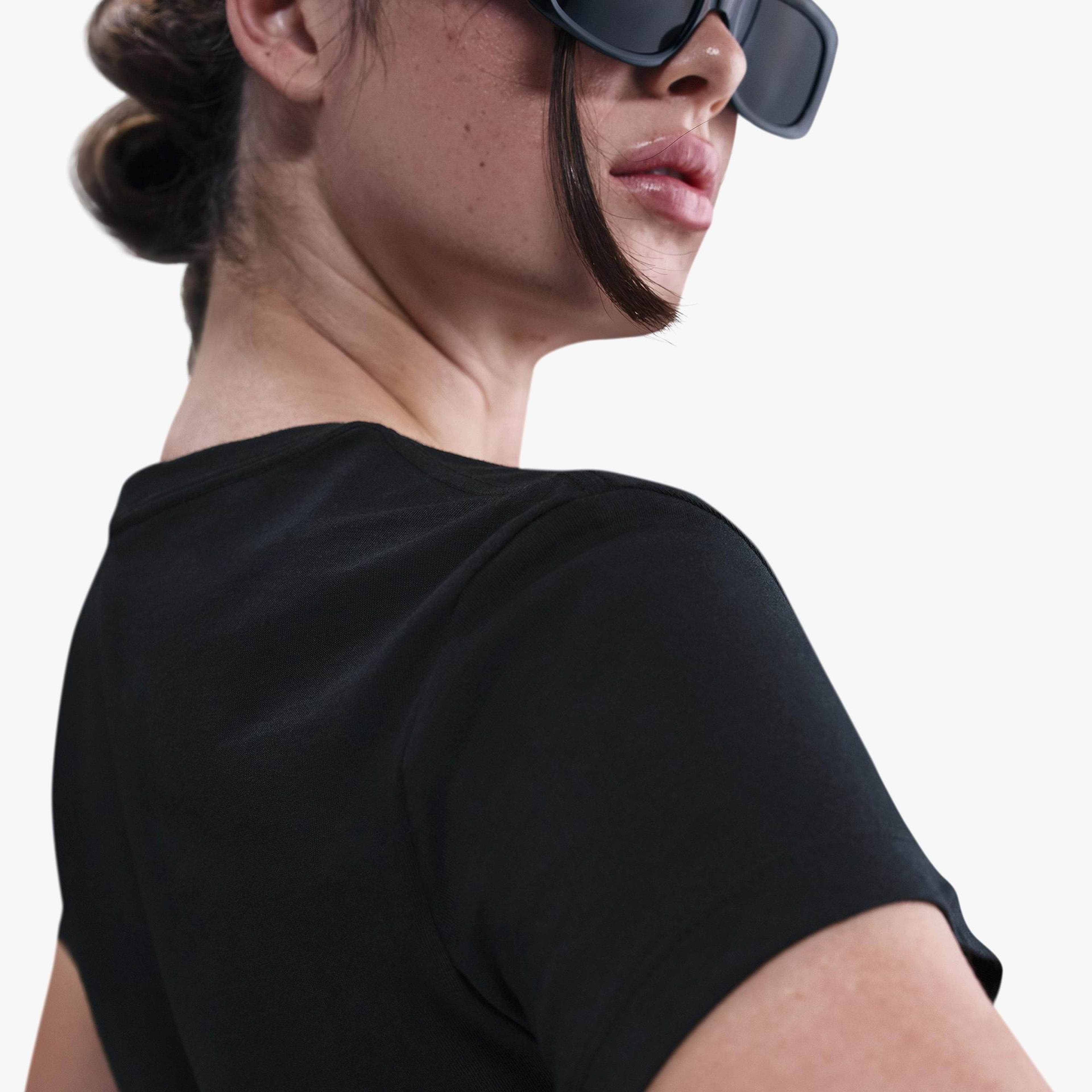 Nike Sportswear Club Kadın Siyah T-Shirt