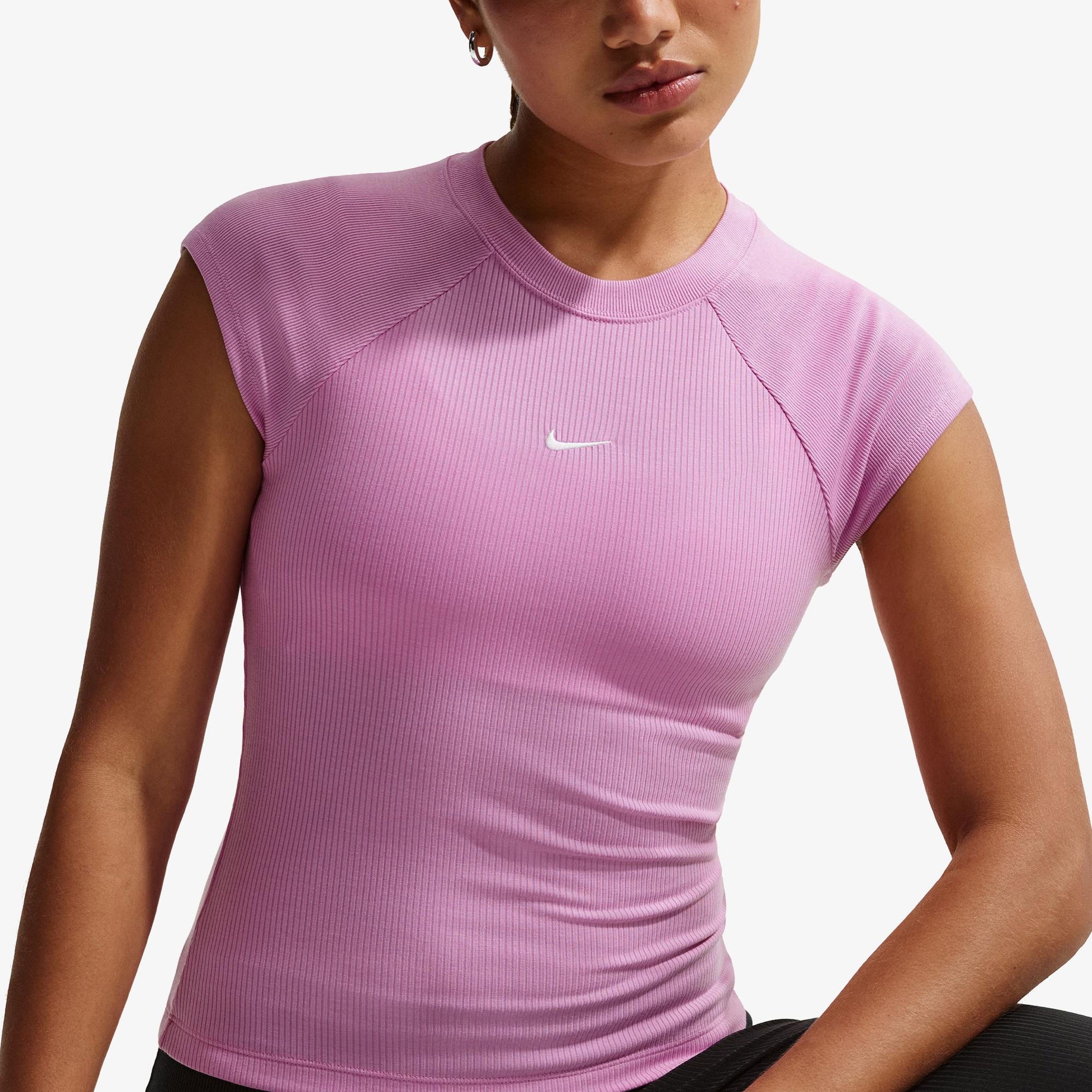 Nike Sportswear Chill Knit Kadın Pembe T-Shirt