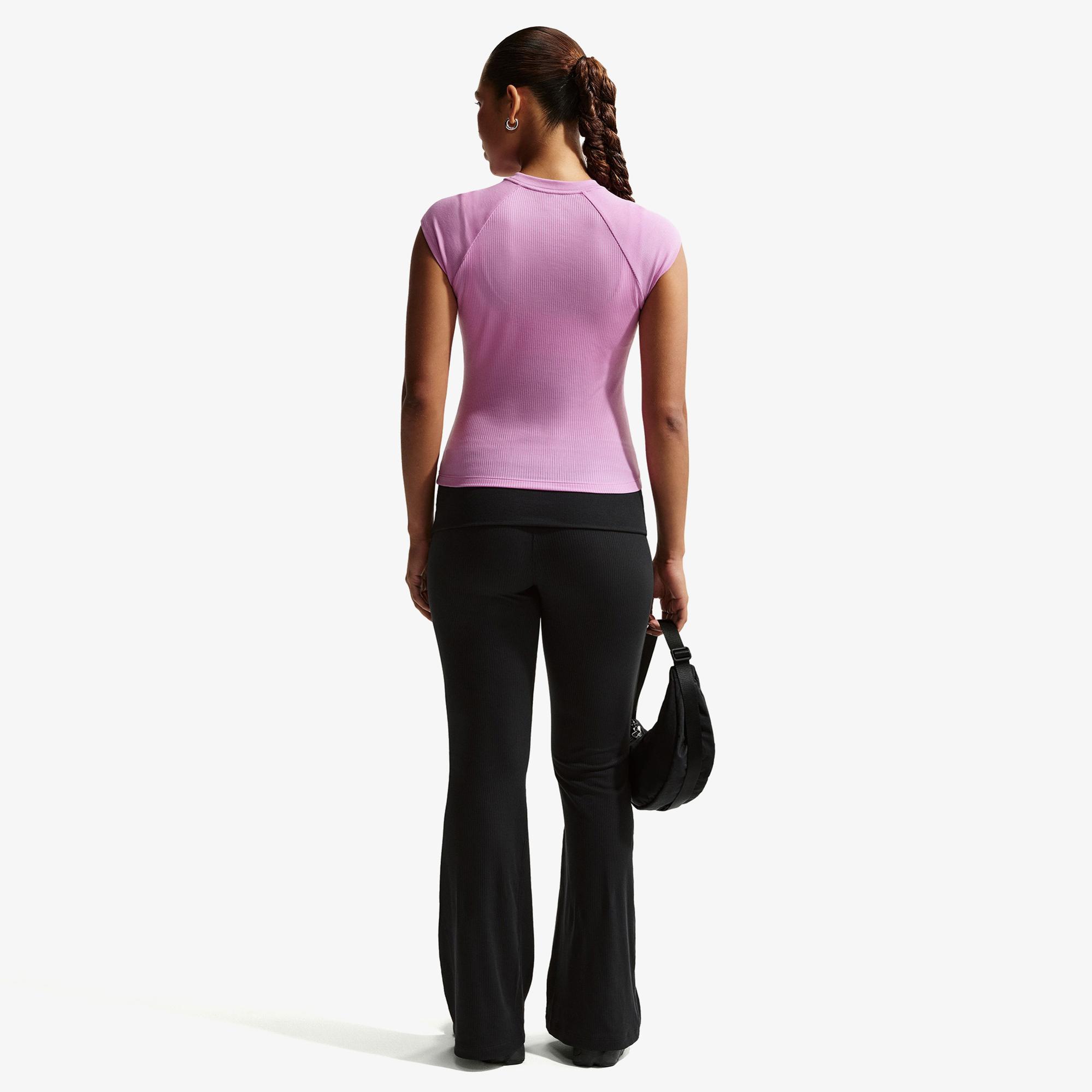 Nike Sportswear Chill Knit Kadın Pembe T-Shirt