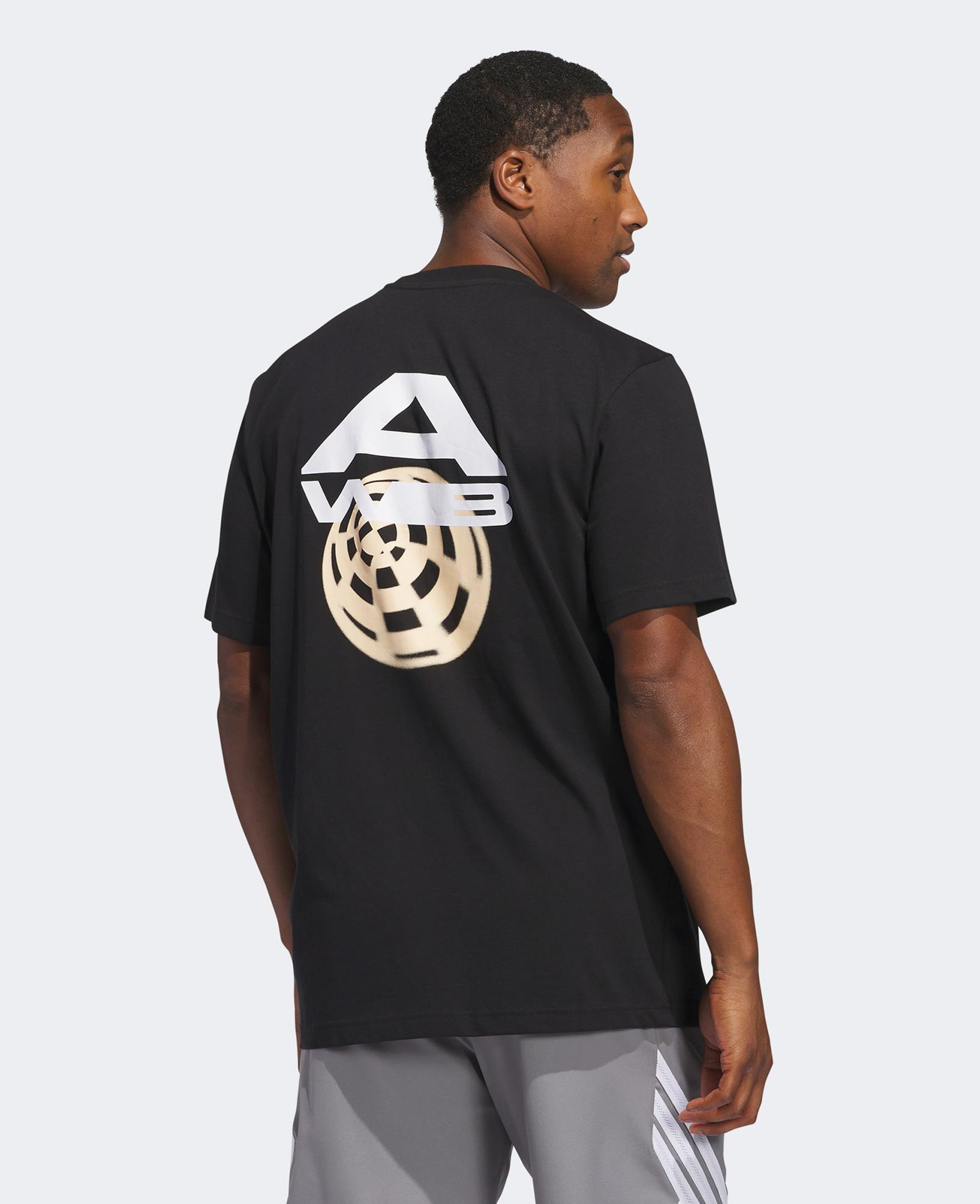 adidas Basketbol Baskılı Erkek Siyah T-Shirt