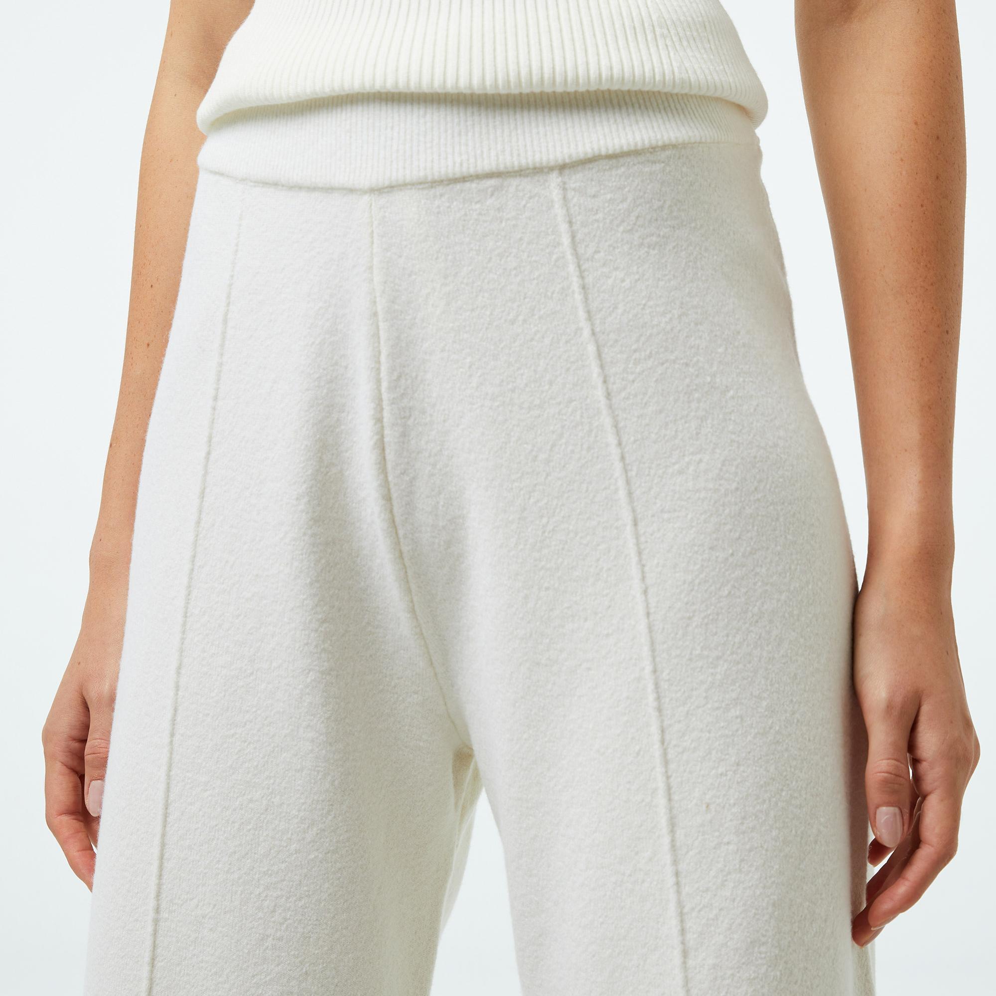 Lacoste Kadın Relaxed Fit Beyaz Pantolon