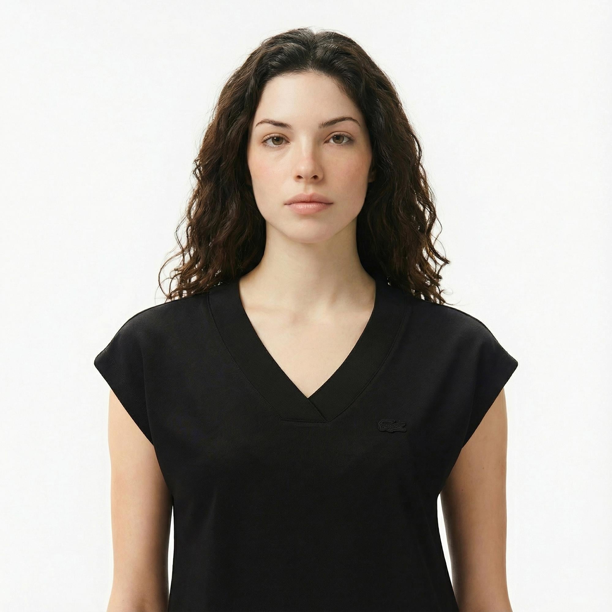 Lacoste Kadın Slim Fit V Yaka Siyah T-Shirt