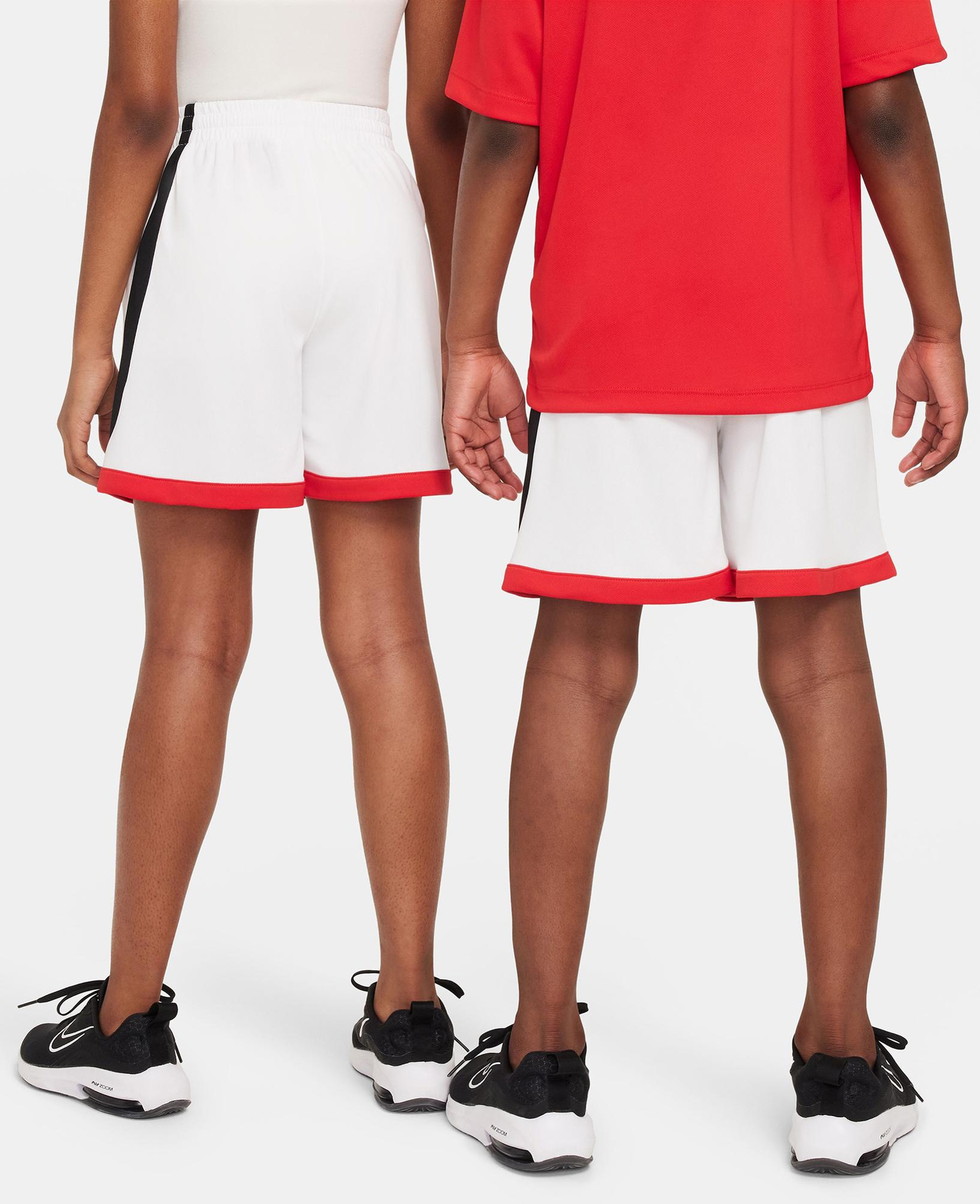 Nike Dri-Fit Multi+ Swoosh Çocuk Beyaz Şort