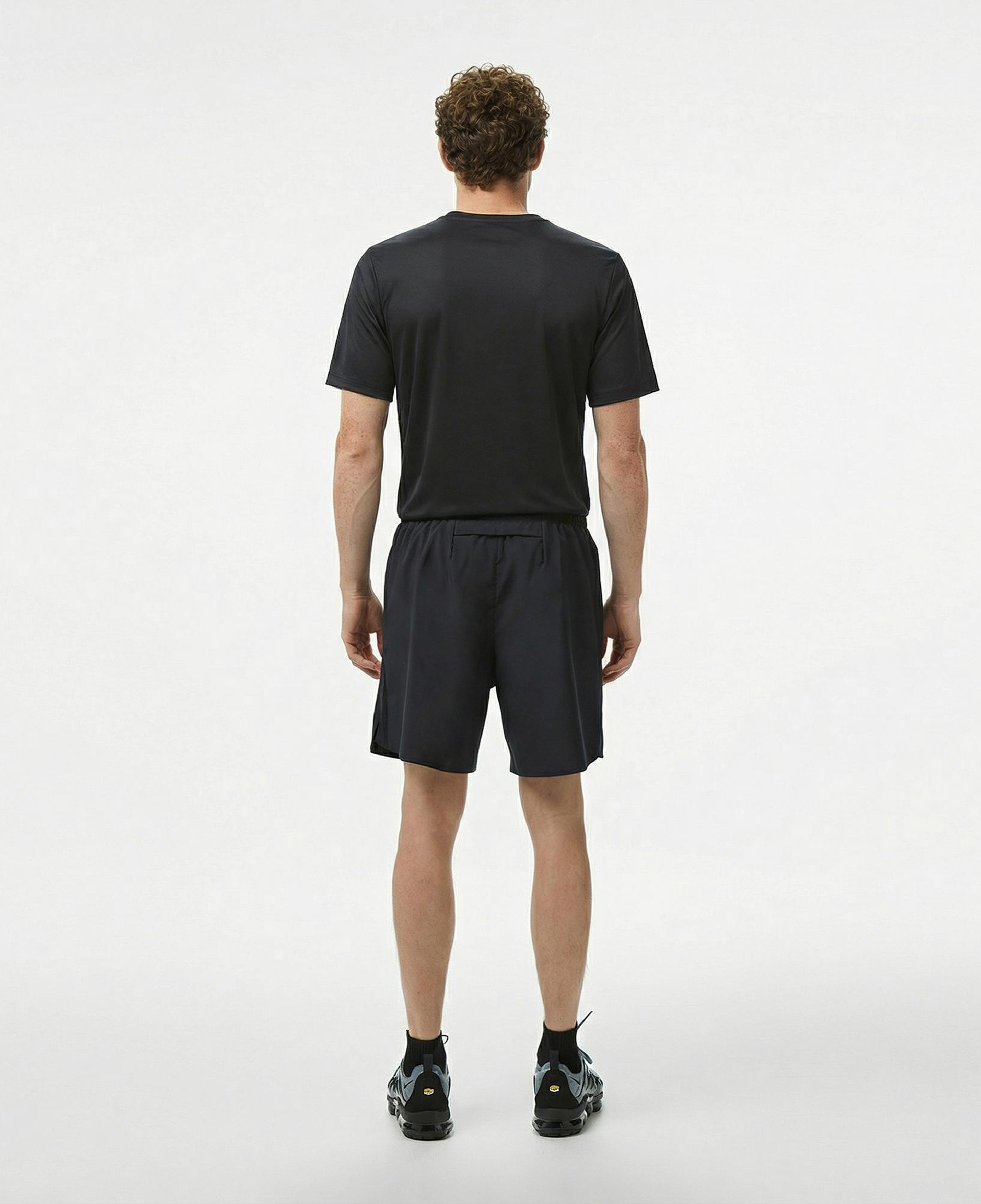 Nike Dri-Fit Challenger 18cm Erkek Siyah Şort