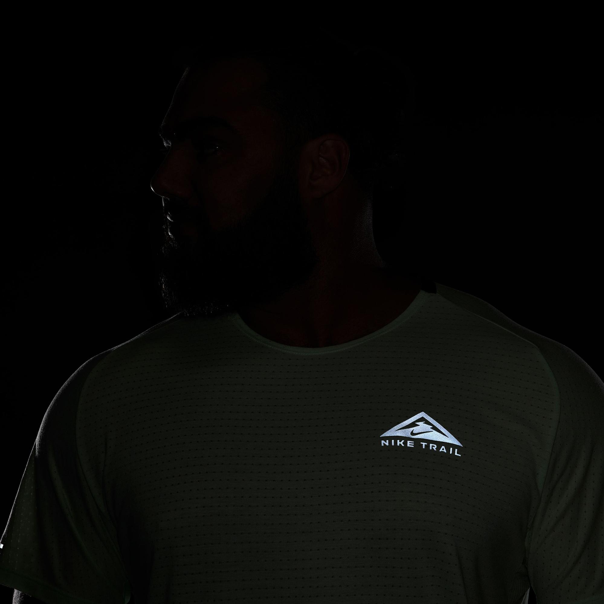 Nike Dri-Fit Trail Solar Chase Erkek Yeşil T-Shirt