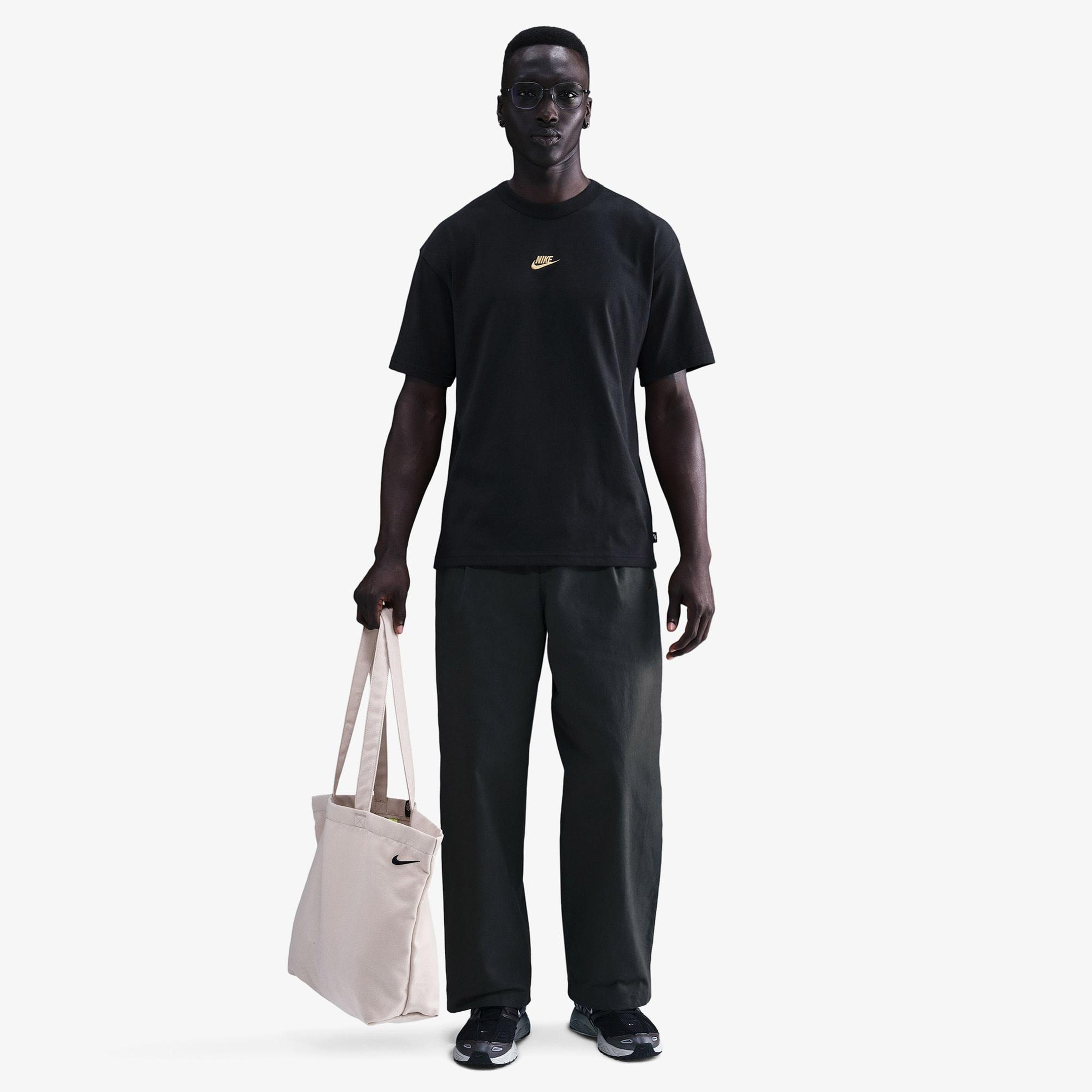 Nike Sportswear Premium Essentials Erkek Siyah T-Shirt