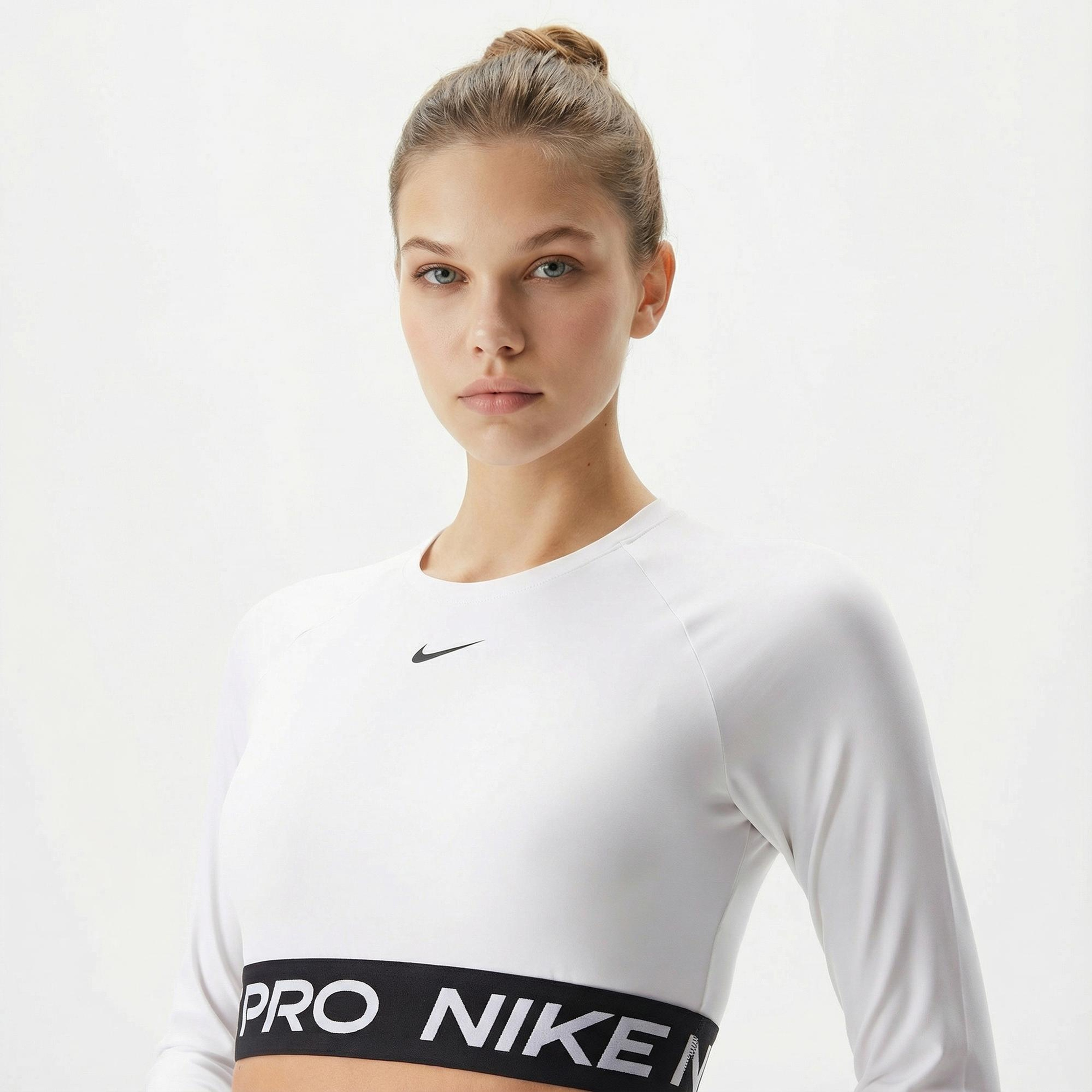 Nike Pro Dri-Fit 365 Kadın Beyaz Crop T-Shirt