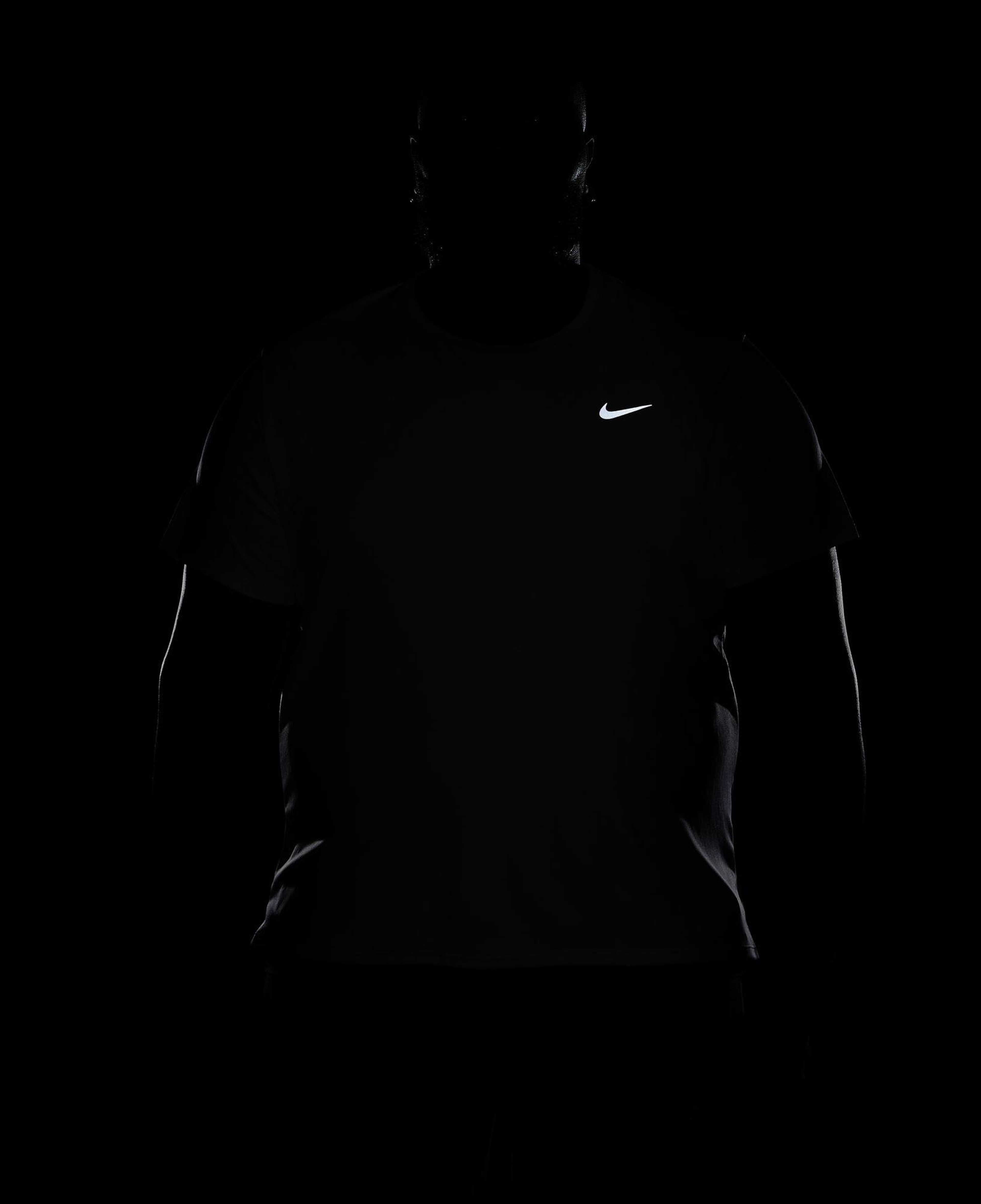 Nike Dri-Fit Miler Erkek Beyaz T-Shirt