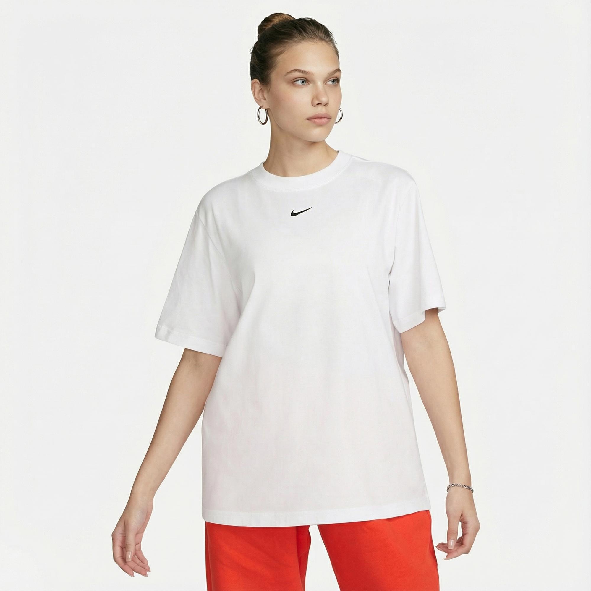 Nike Sportswear Essential Kadın Beyaz T-Shirt
