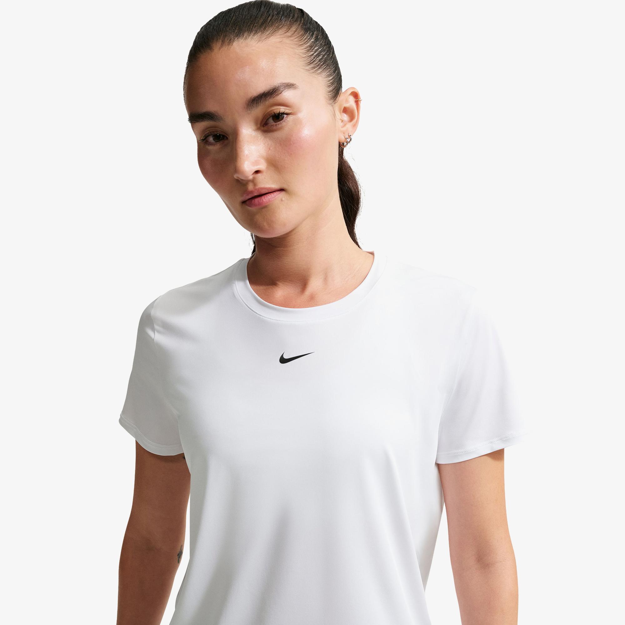 Nike One Classic Dri-Fit Kadın Beyaz T-Shirt
