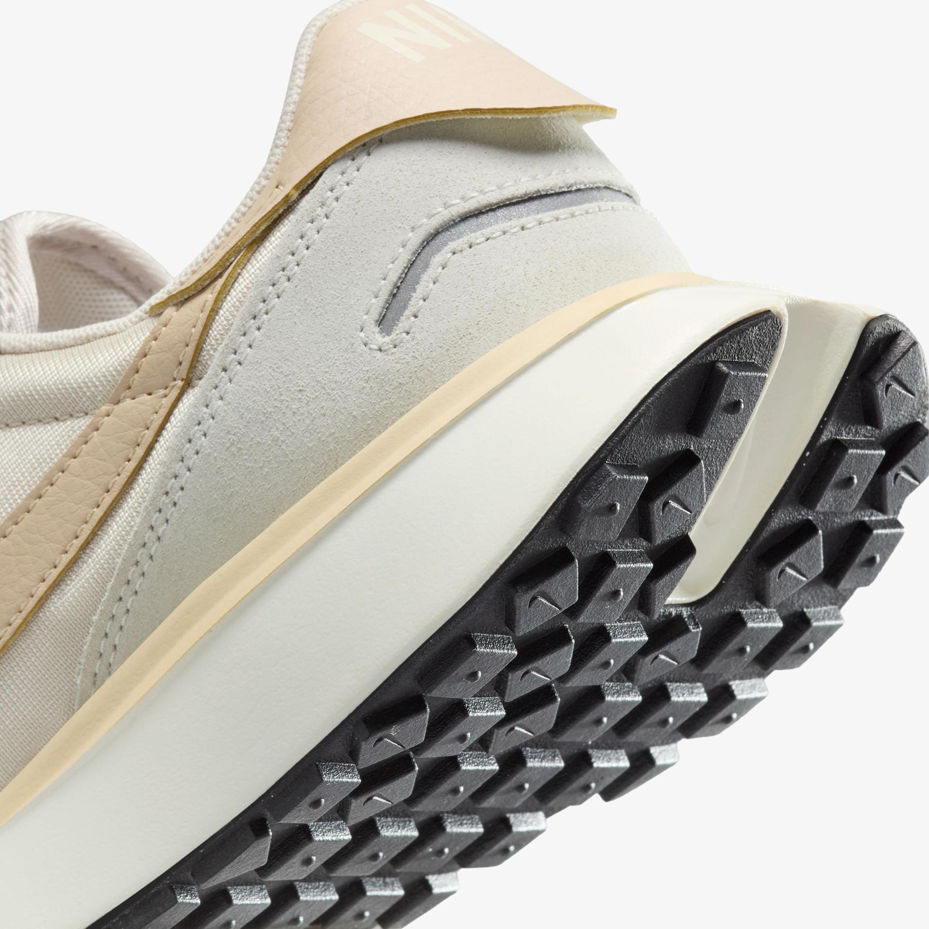 Nike Phoenix Waffle Kadın Bej Spor Ayakkabı