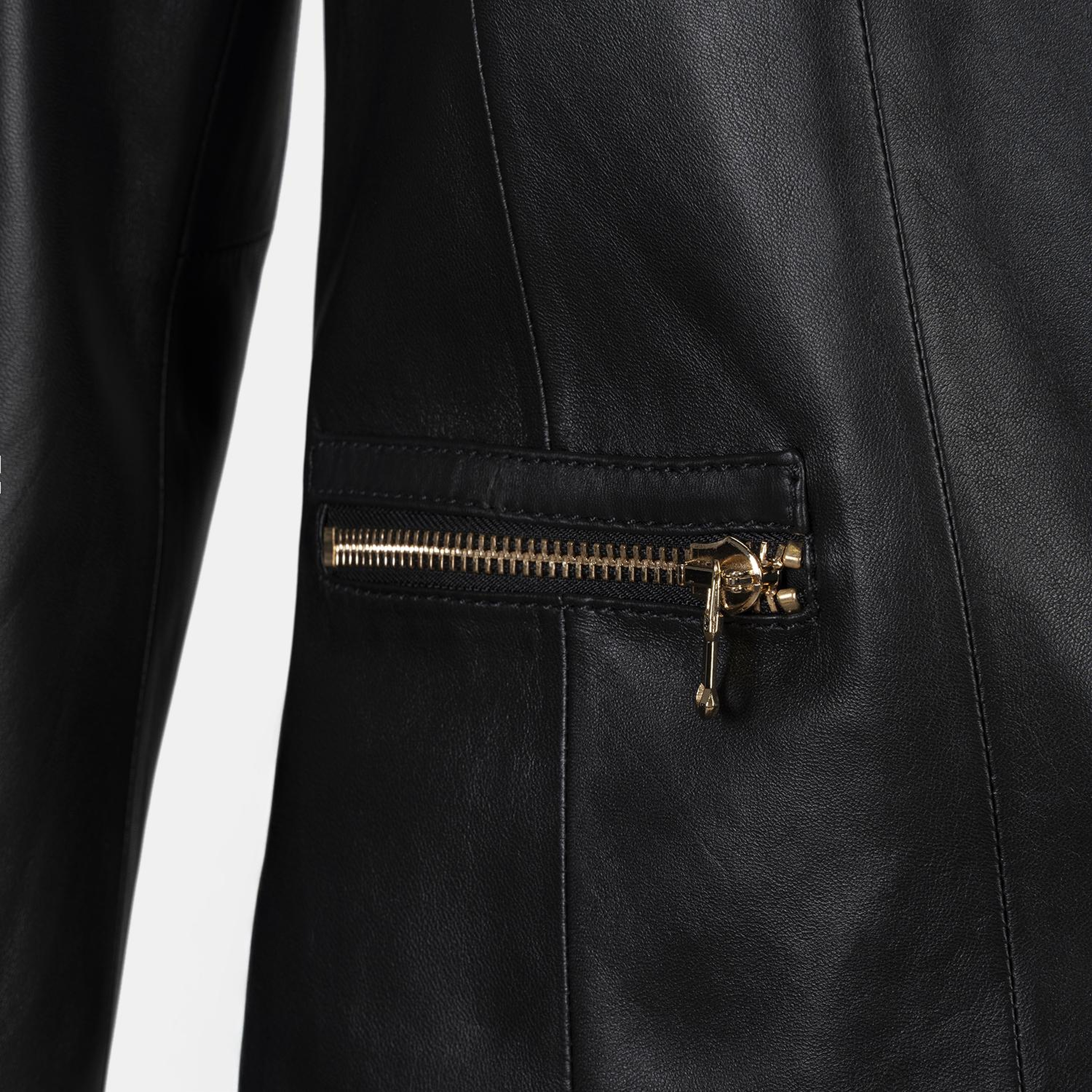 Kadın Siyah Hakim Yakalı Fit Deri Ceket