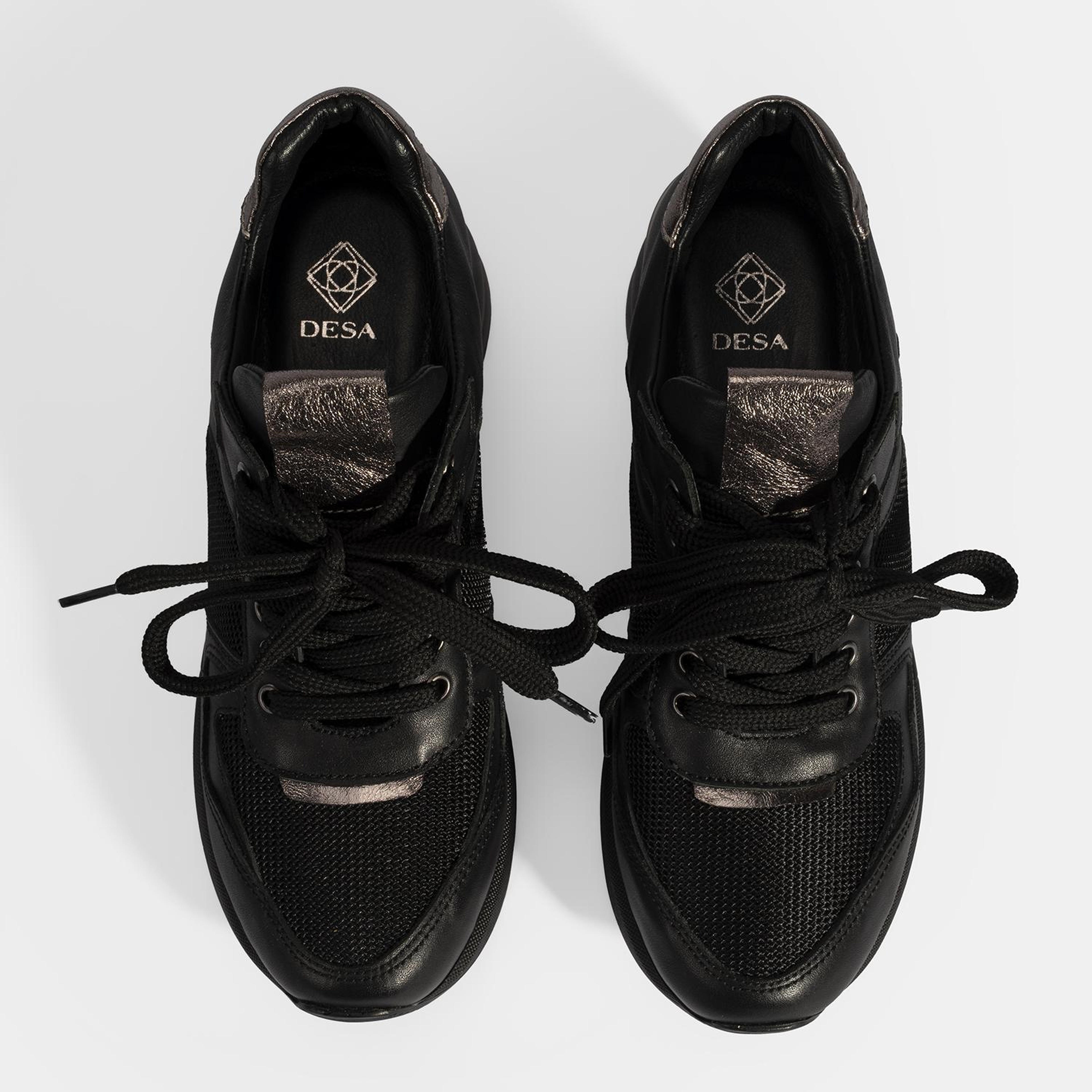 Kadın Siyah Bağcıklı Dolgu Topuklu Spor Ayakkabı