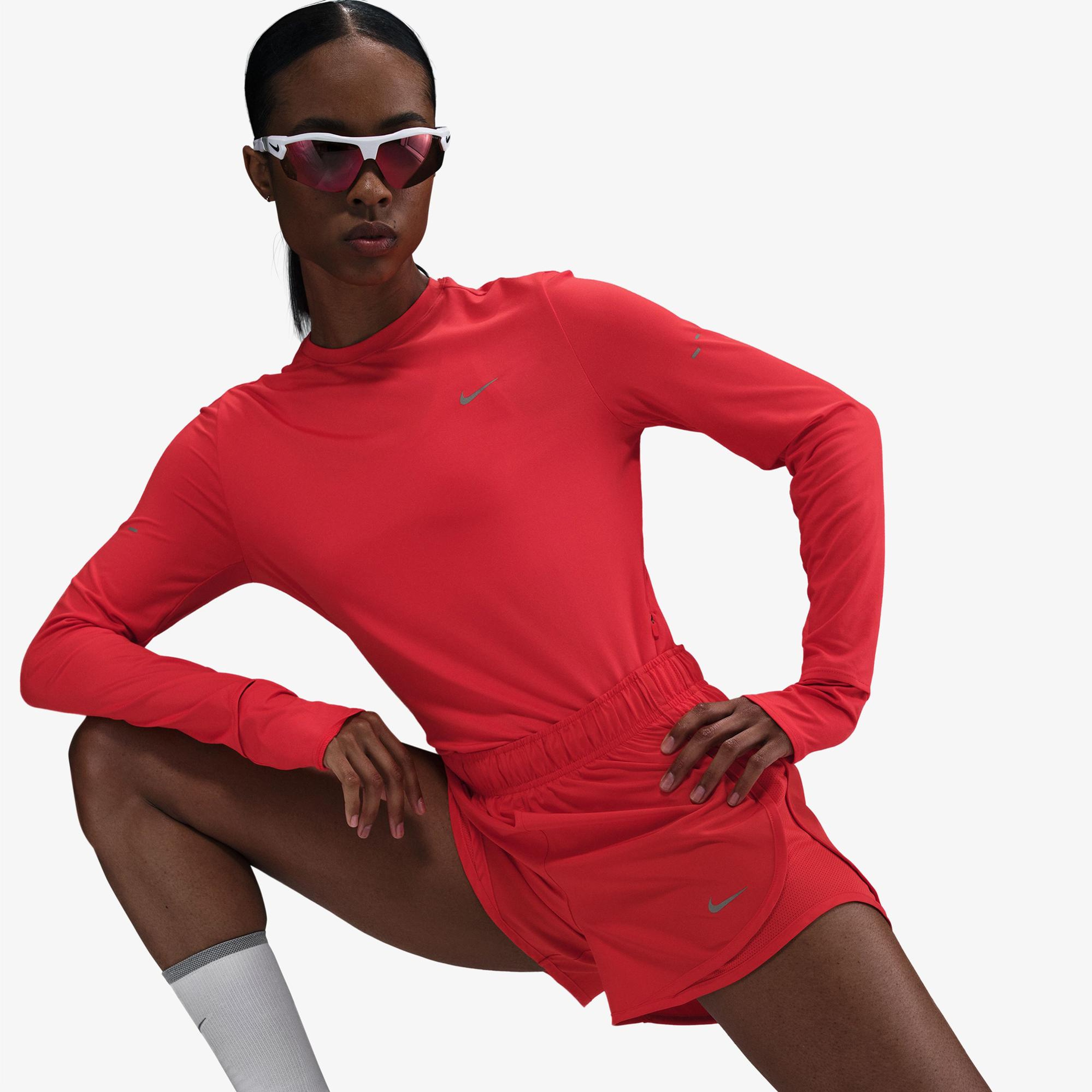 Nike Tempo Dri-Fit 8 cm Kadın Kırmızı Şort