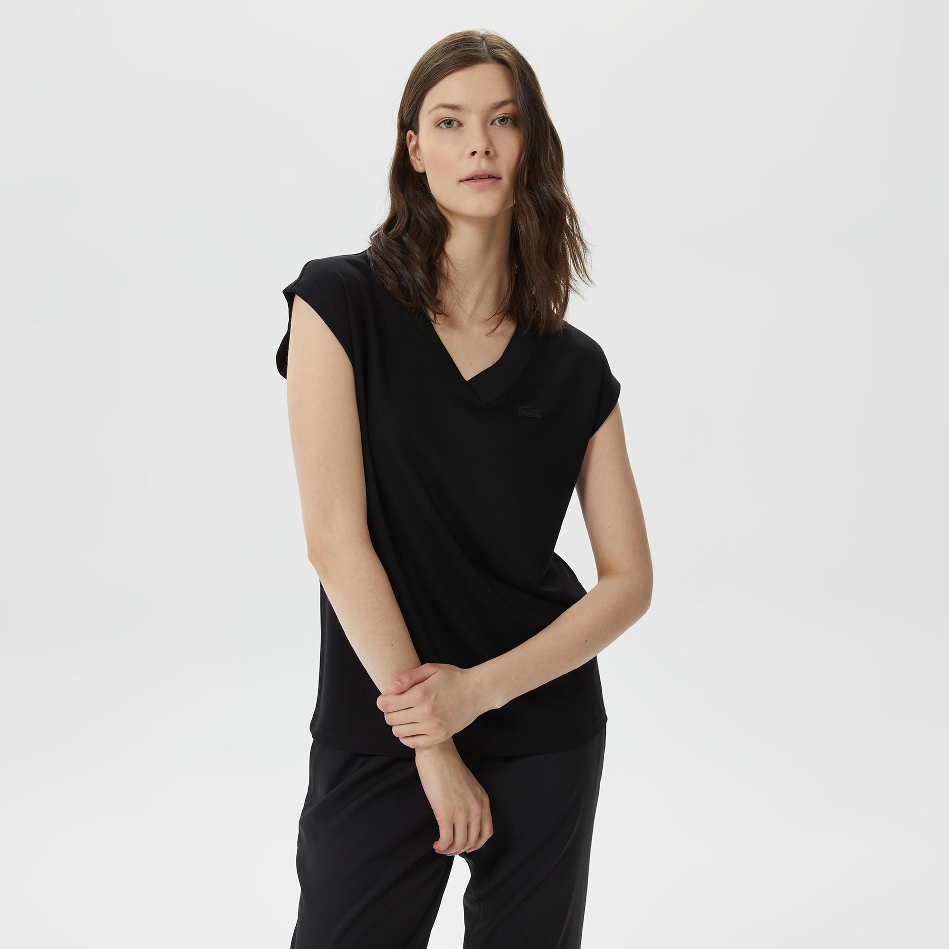 Lacoste Kadın Slim Fit V Yaka Siyah T-Shirt