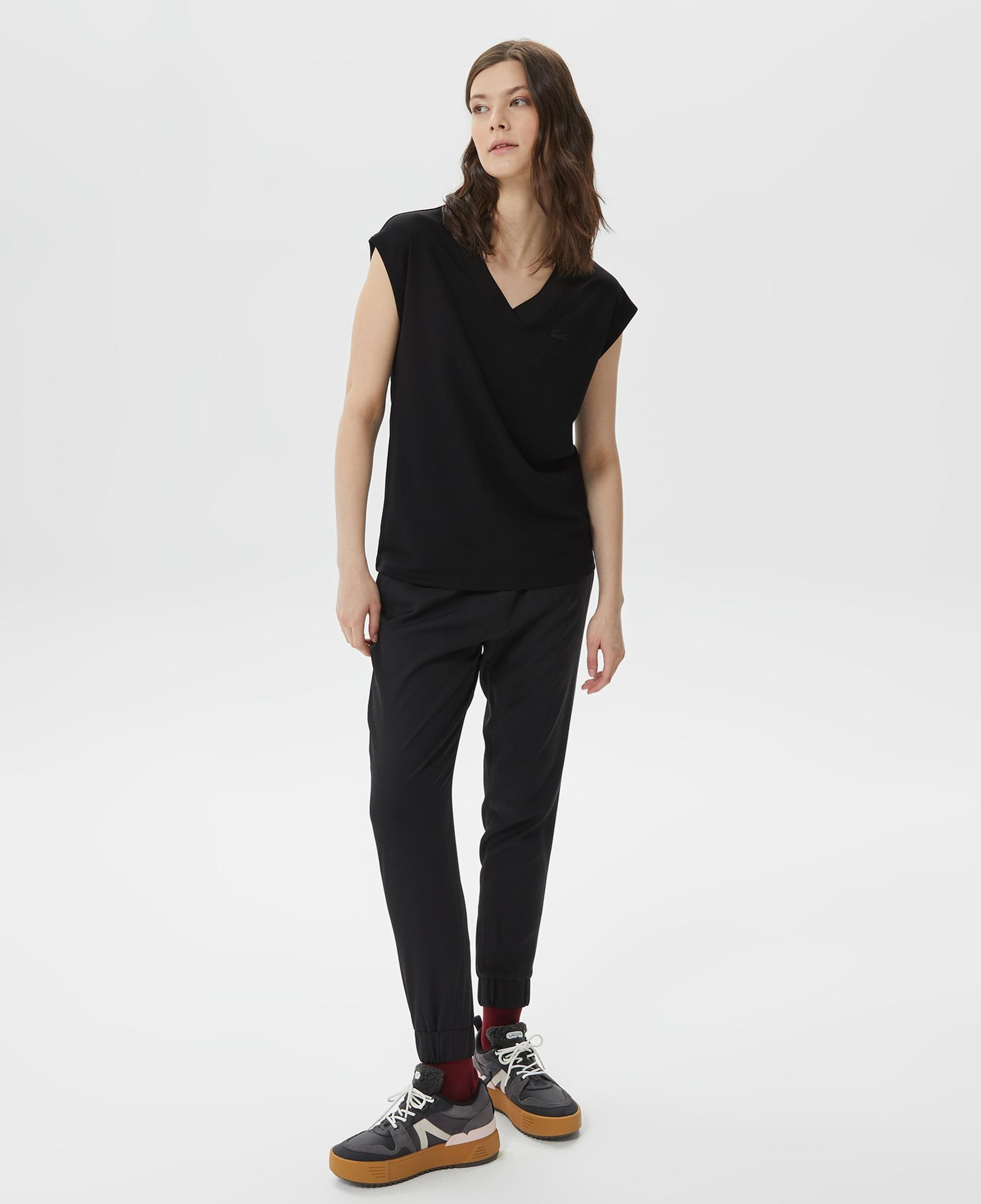 Lacoste Kadın Slim Fit V Yaka Siyah T-Shirt