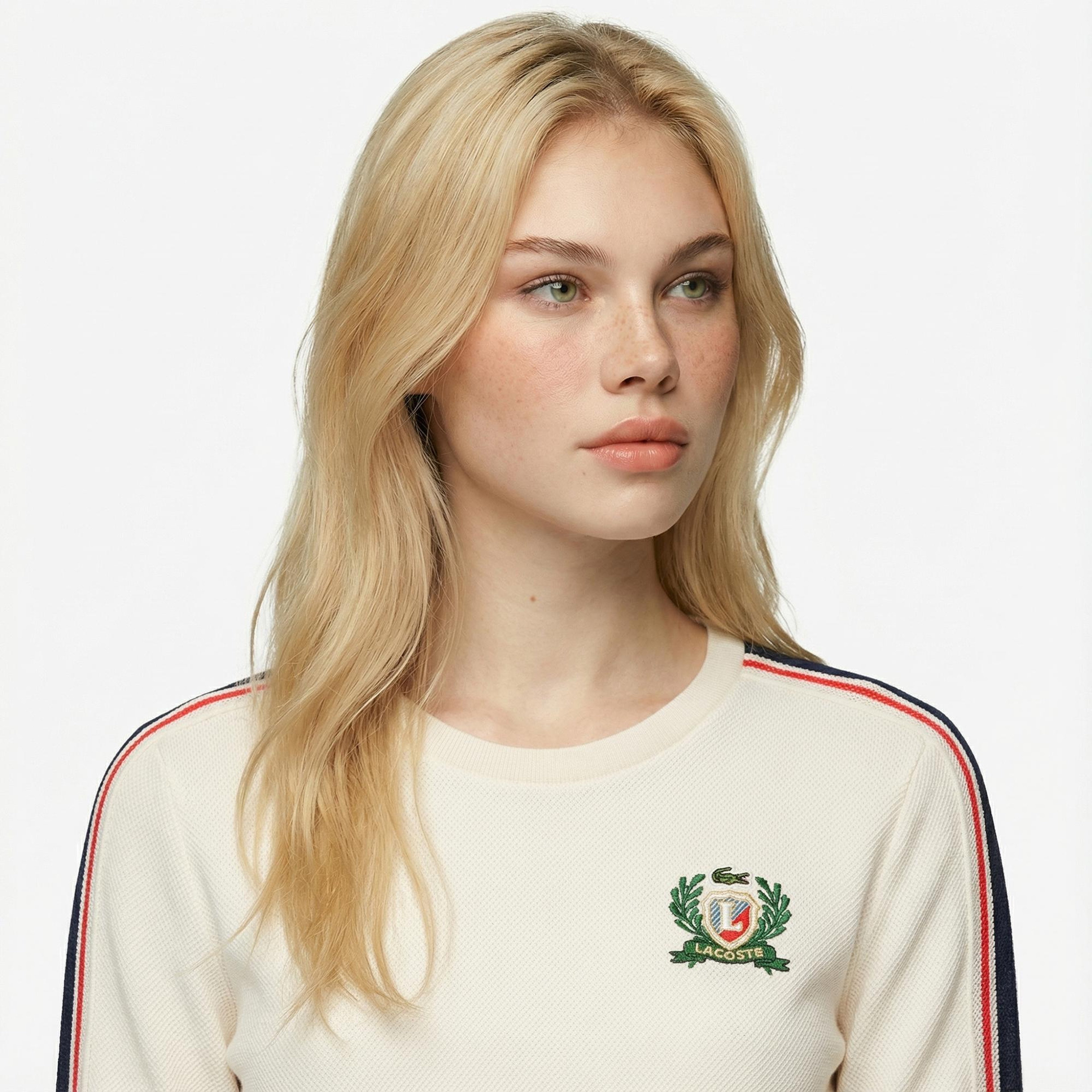 Lacoste Kadın Slim Fit Bisiklet Yaka Renk Bloklu Krem T-Shirt