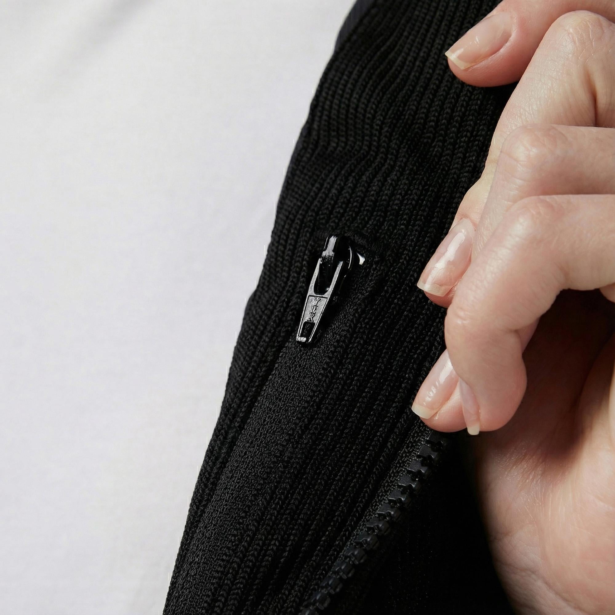 Lacoste Kadın Kapüşonlu Siyah Mont