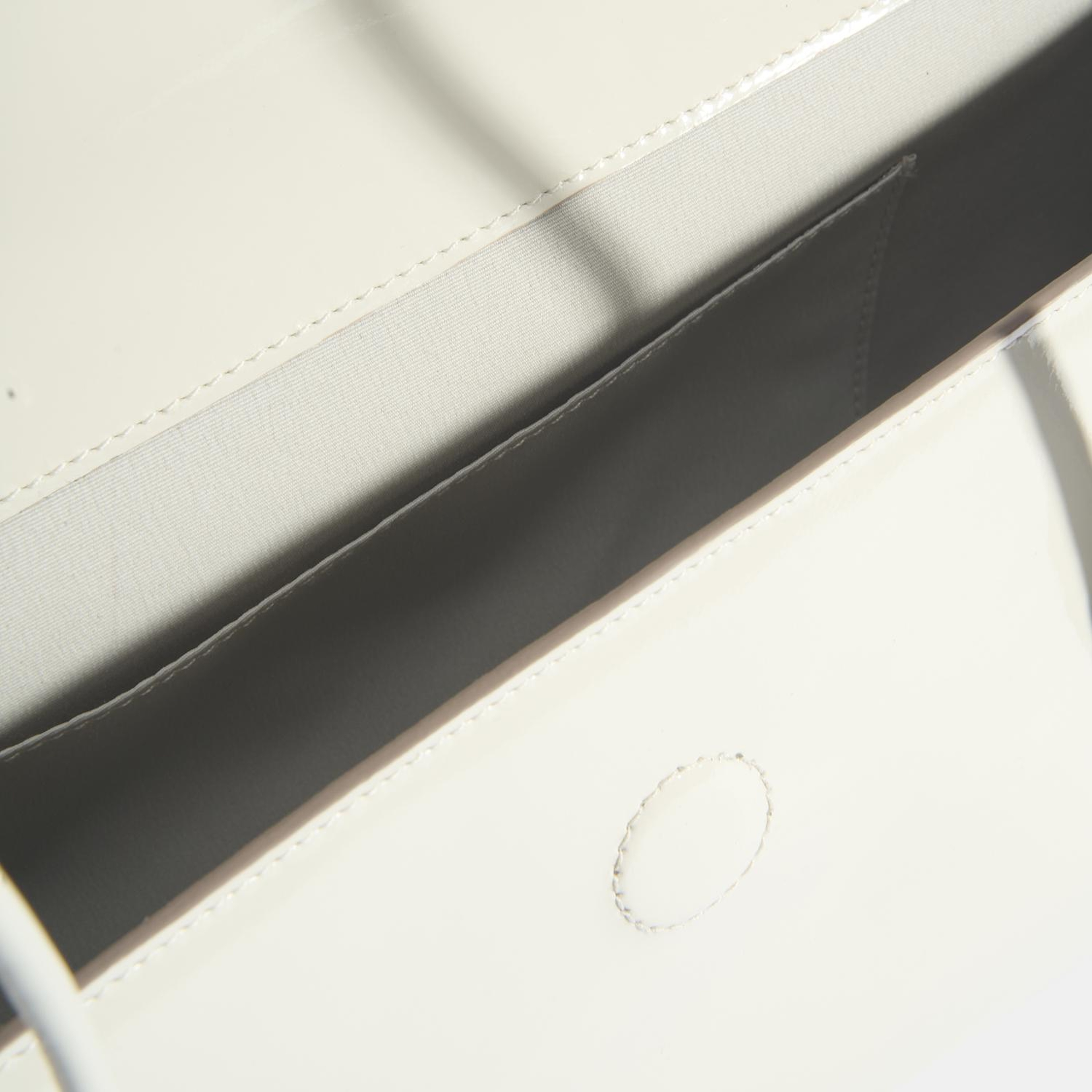 Bej Kadın Yaprak Detaylı Deri Omuz Çantası