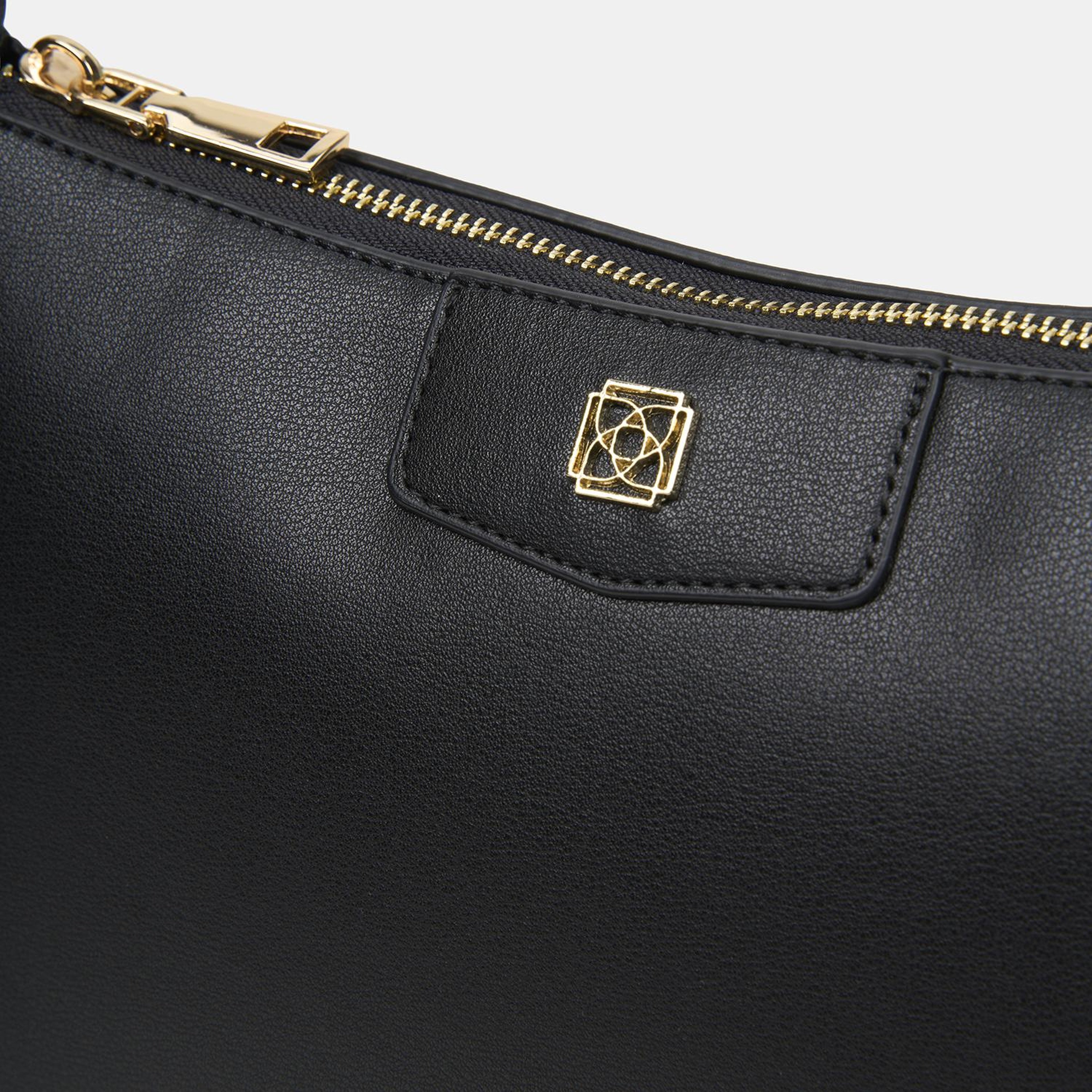 Kadın Siyah Ayarlanabilir Askılı Omuz Çantası