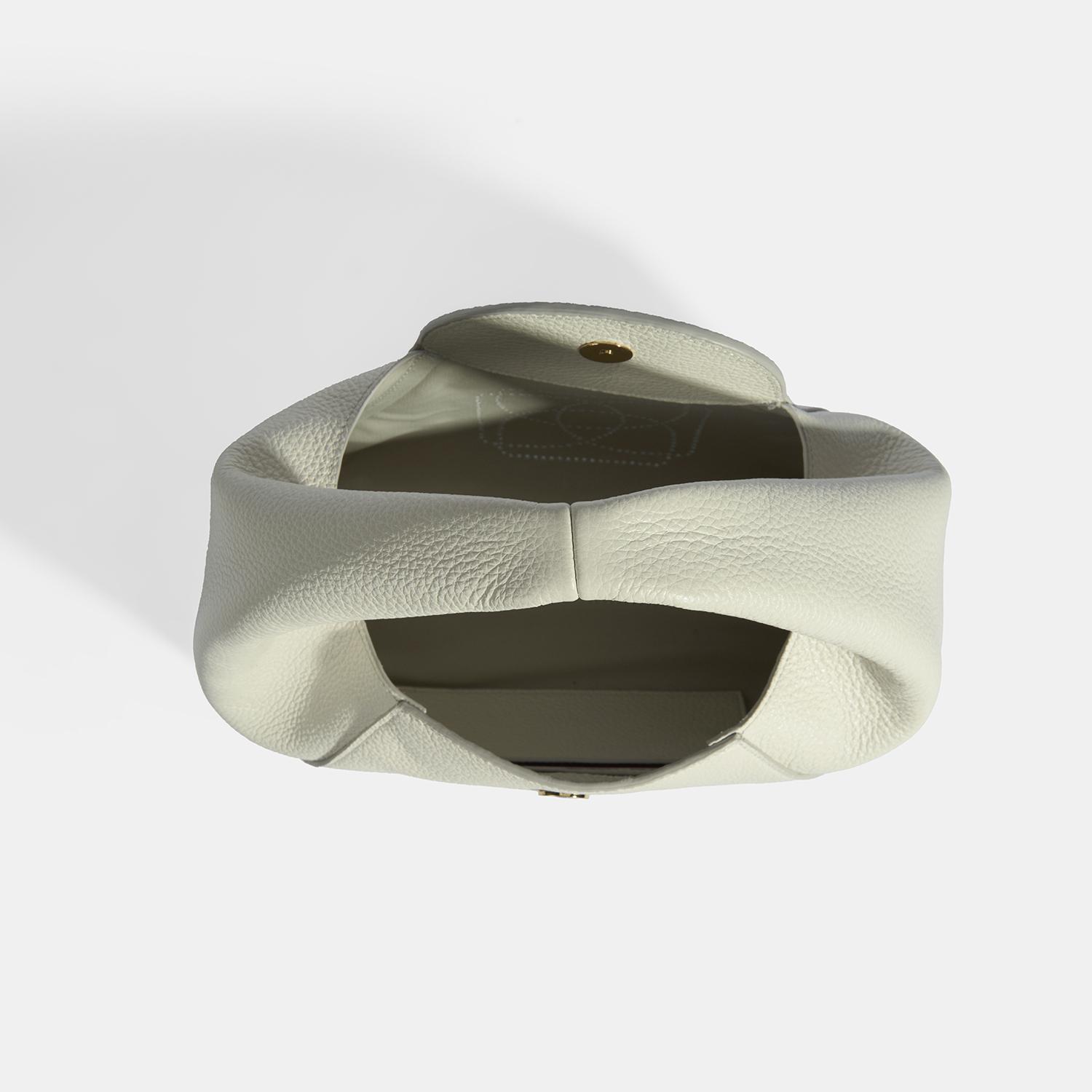 Kadın Beyaz Logo Baskılı Deri El Çantası