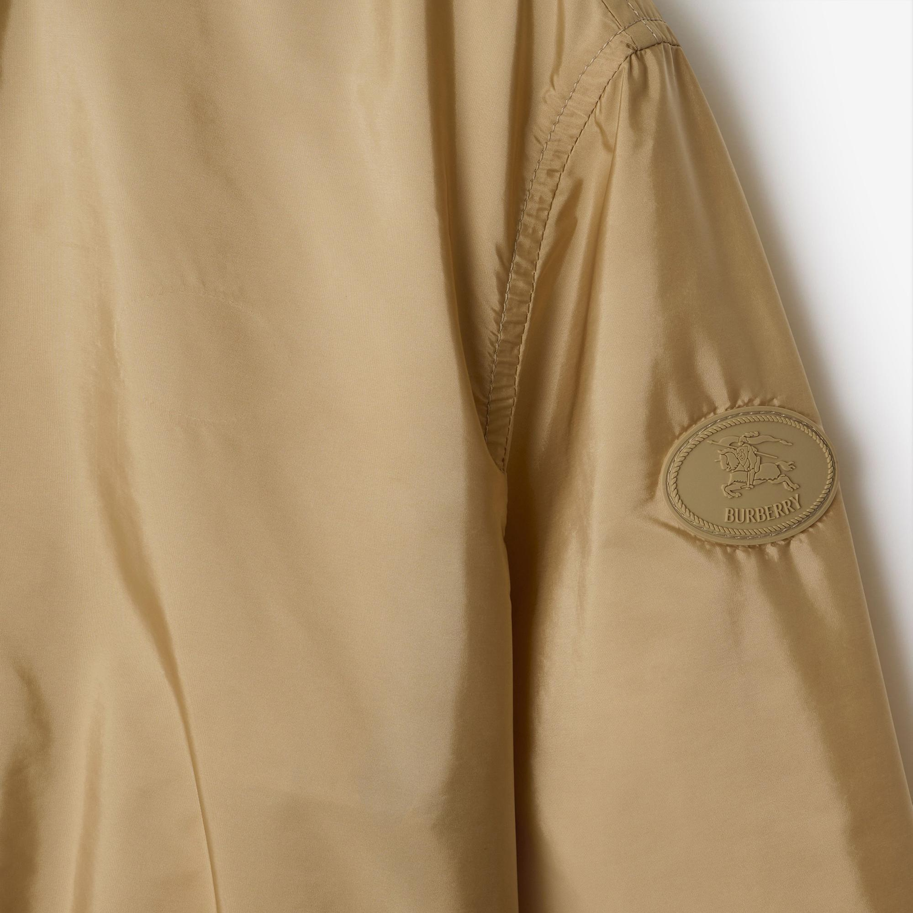 Burberry Kadın Bej Mont