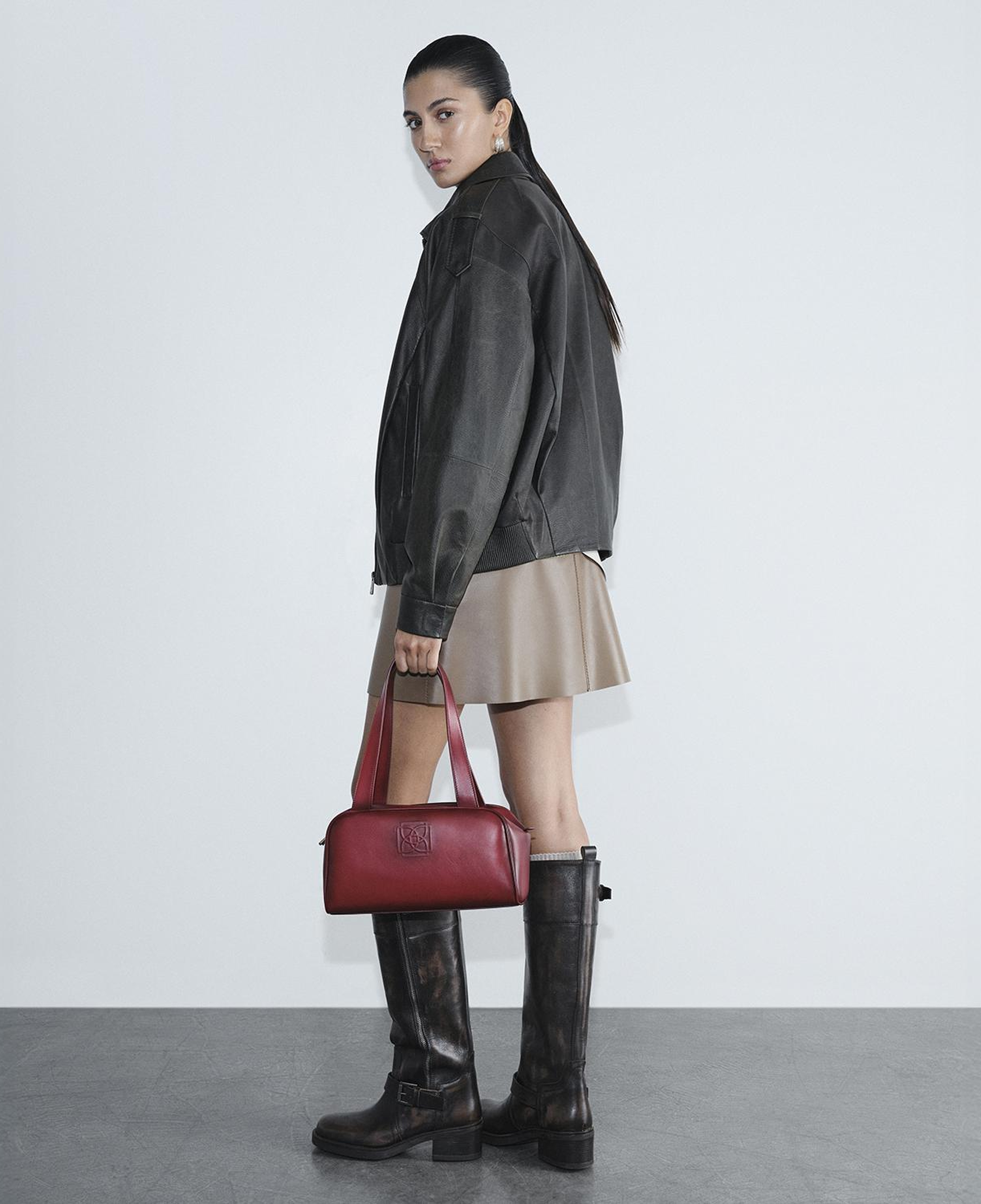 DESA Kadın Kırmızı Monogram Logolu Deri Omuz Çantası