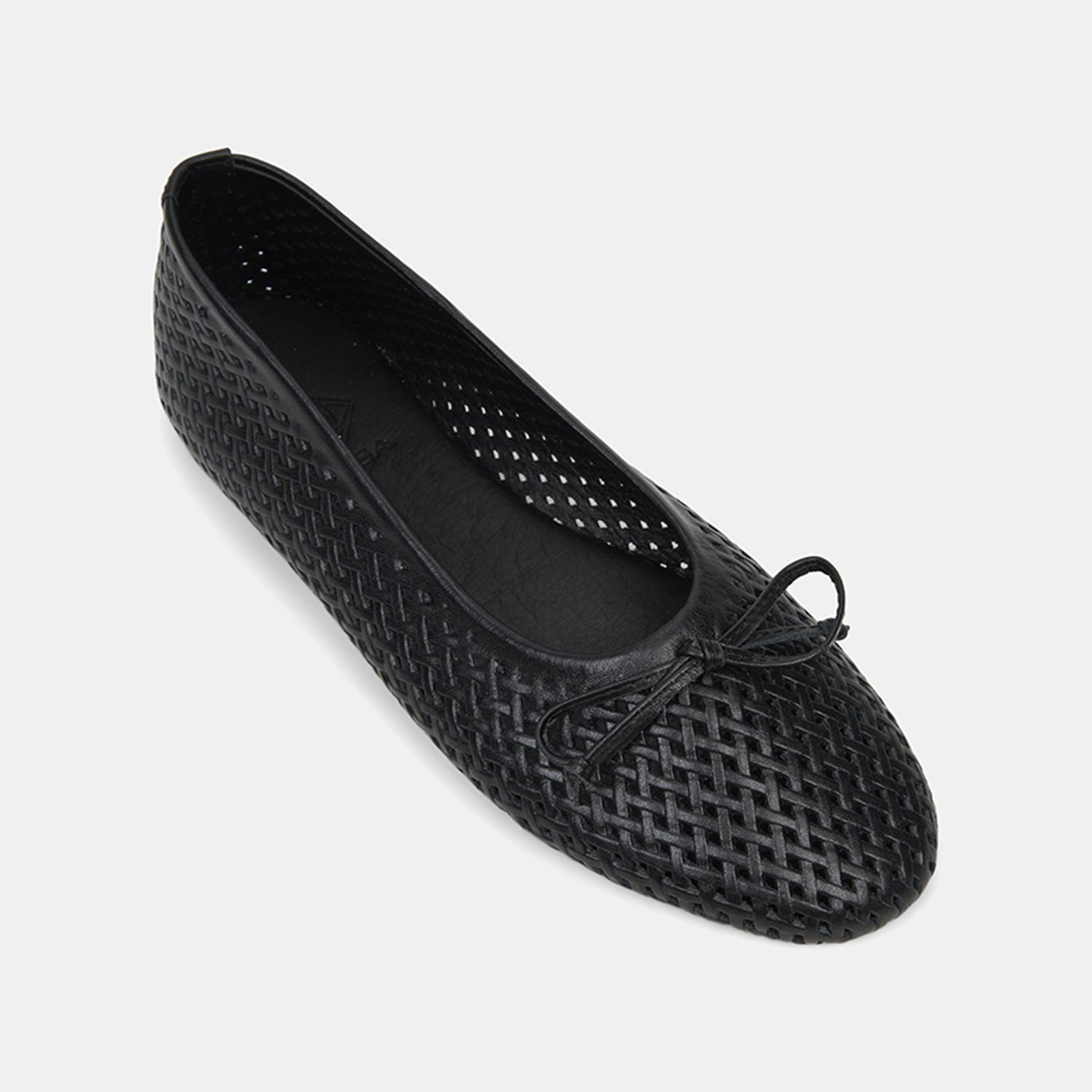 Kadın Siyah Lazer Kesimli Deri Babet