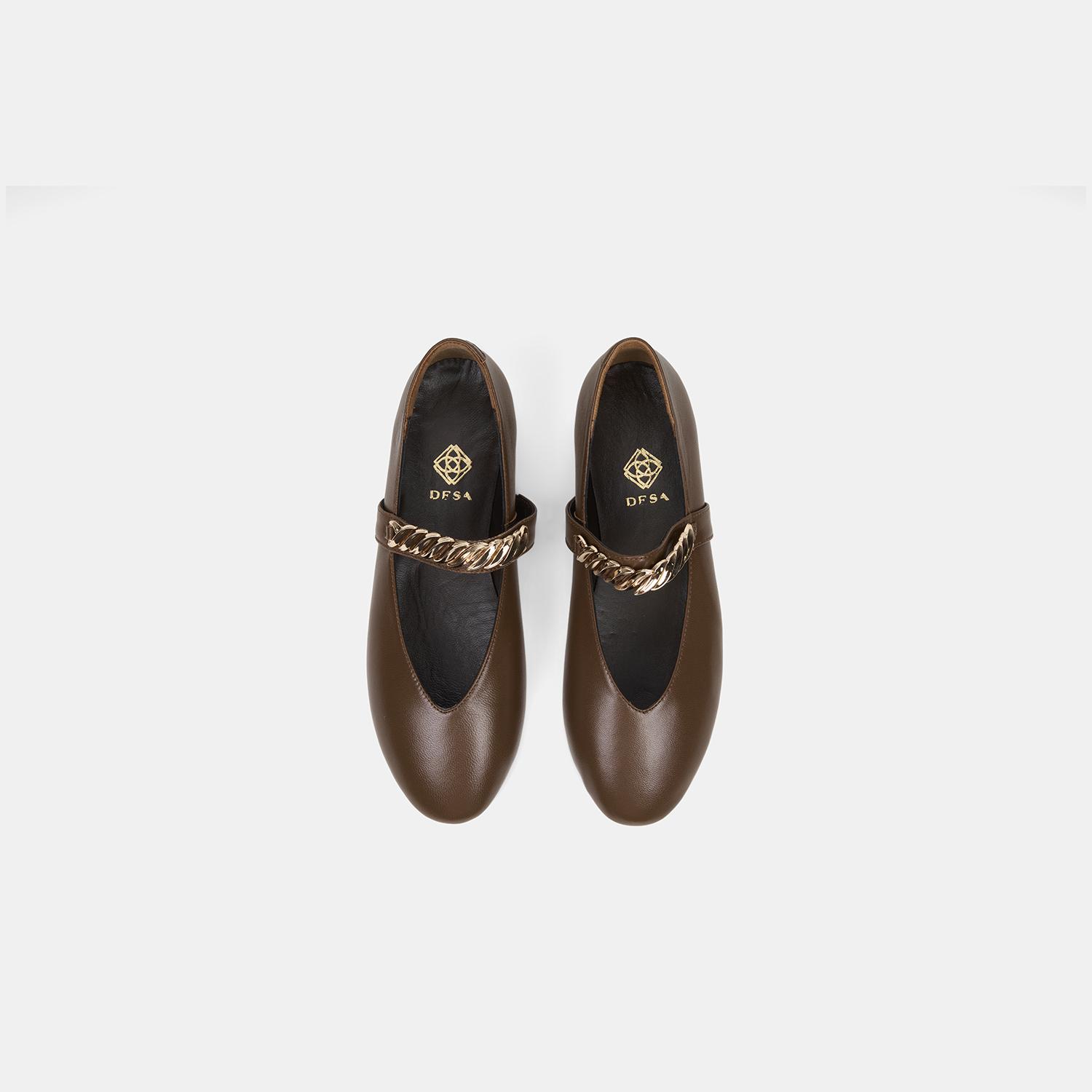 Kadın Kahve Metal Aksesuarlı Mary Jane Deri Babet