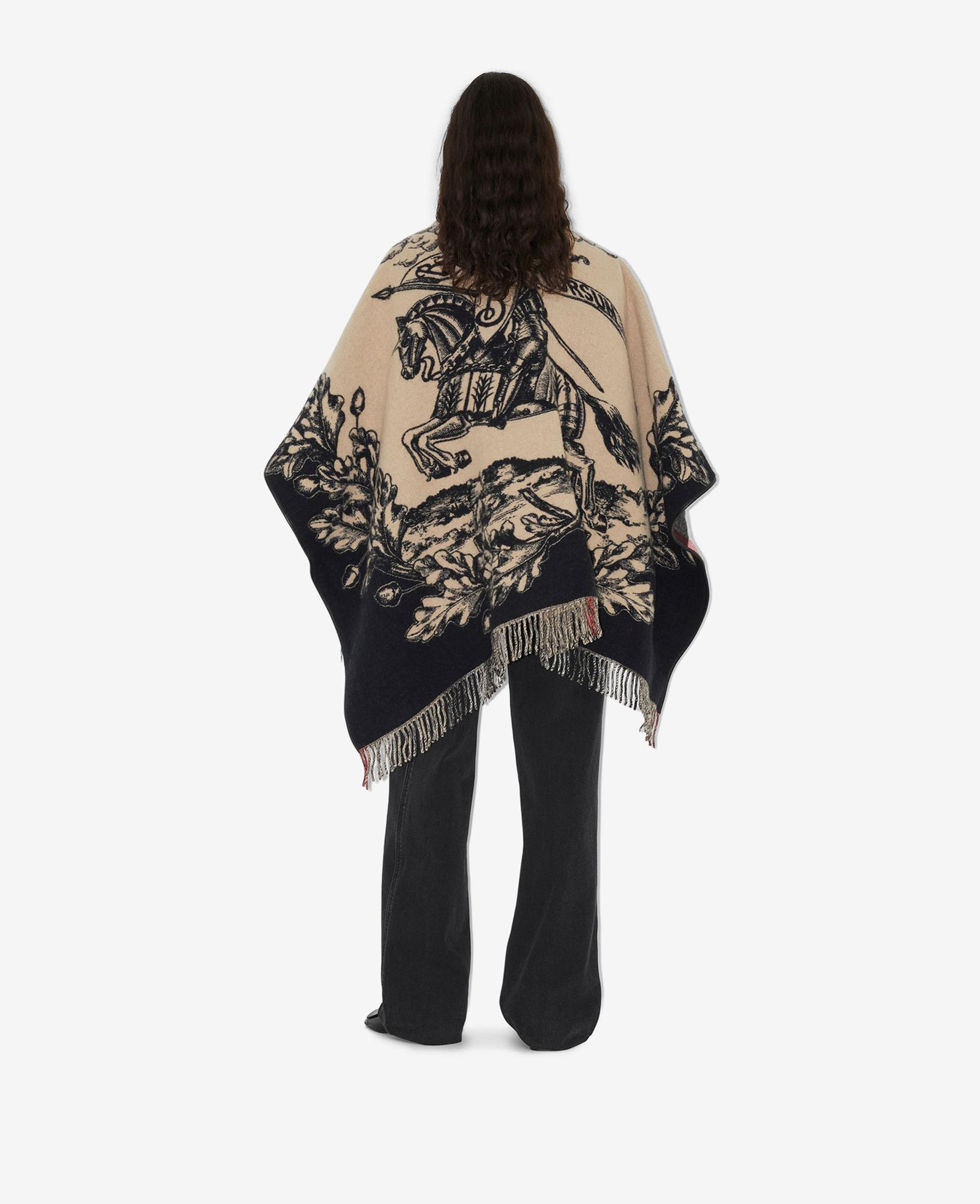 Burberry St Gallant Knight Kadın Bej Panço