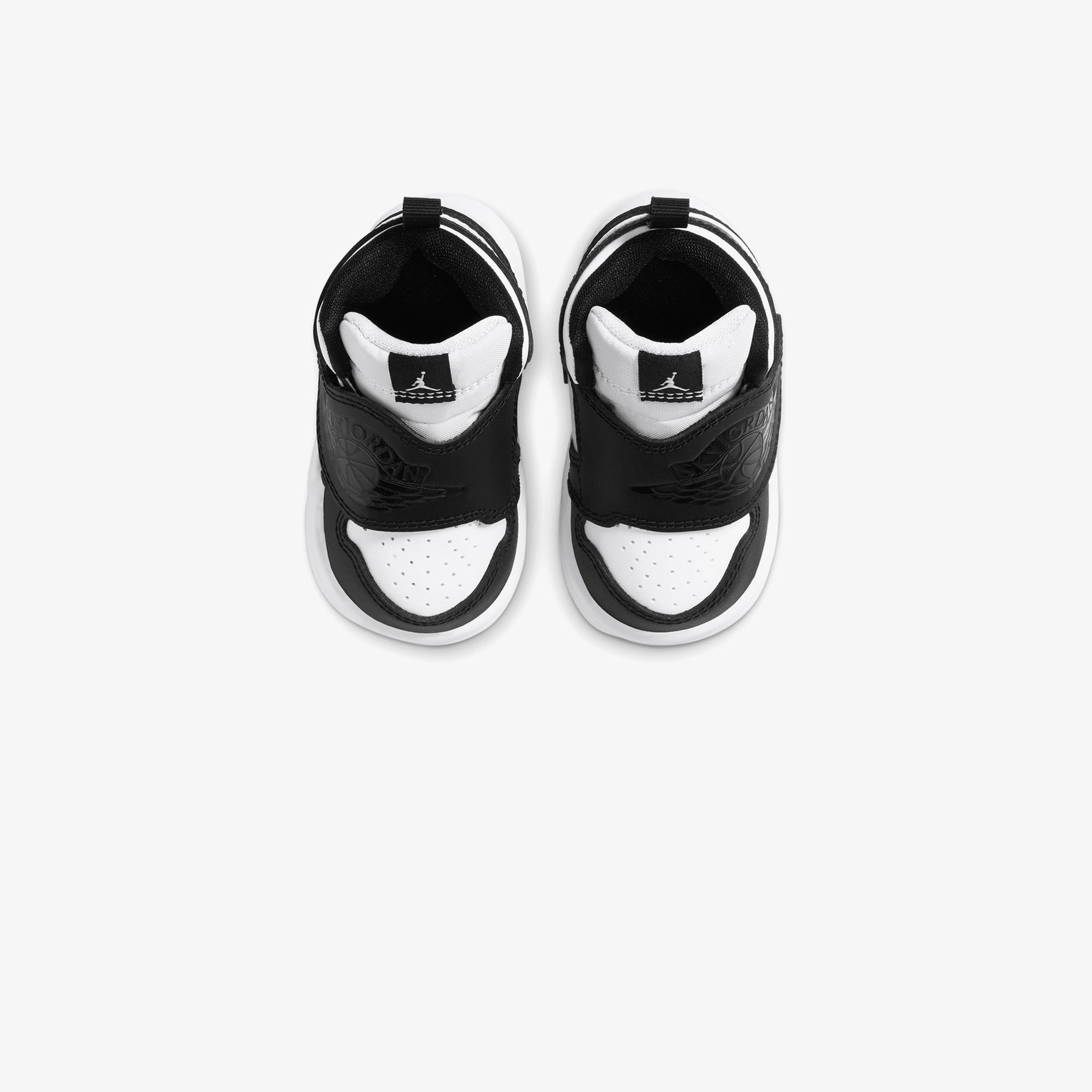 Jordan Sky 1 Çocuk Siyah Spor Ayakkabı