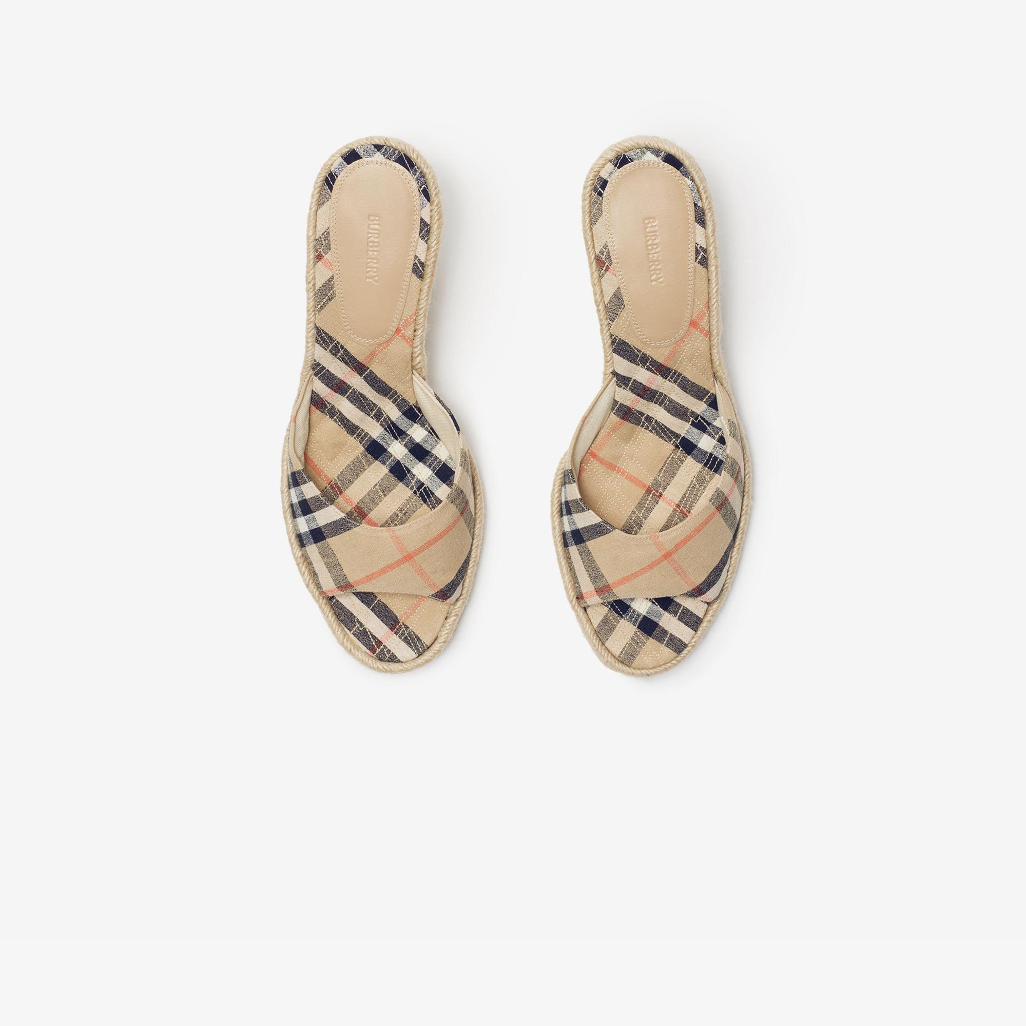 Burberry Mews Mules Kadın Bej Espadril