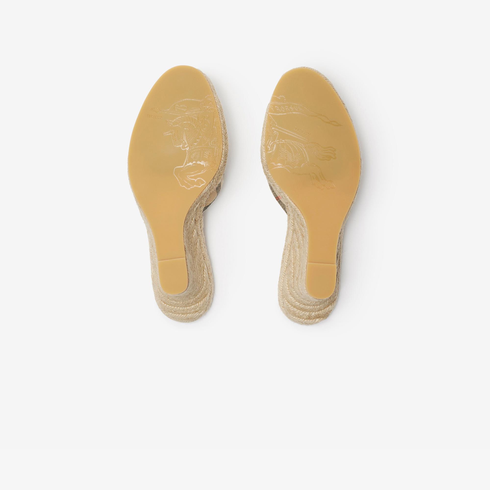 Burberry Mews Mules Kadın Bej Espadril