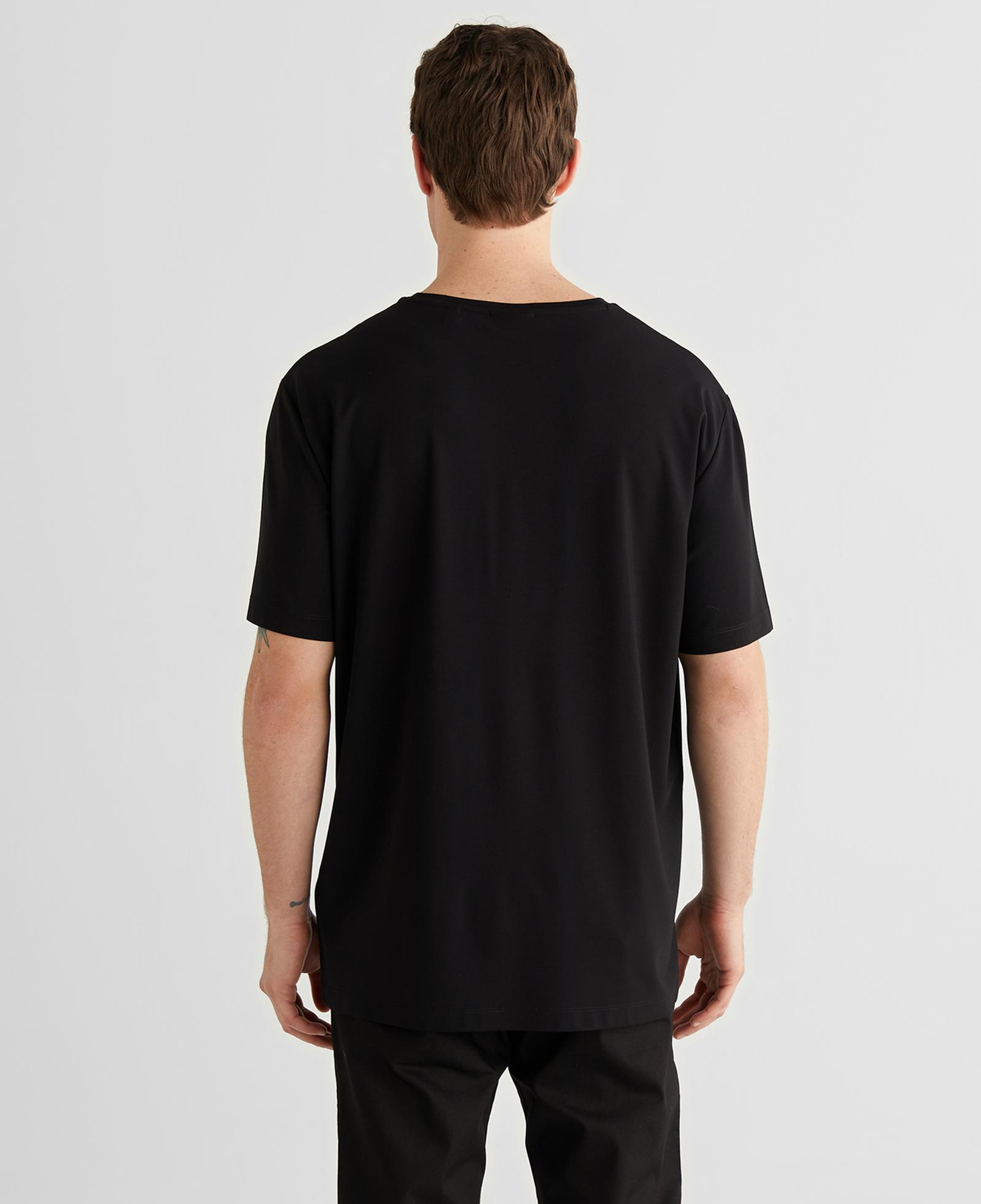 GANT Erkek Siyah Baskılı Kısa Kollu T-Shirt