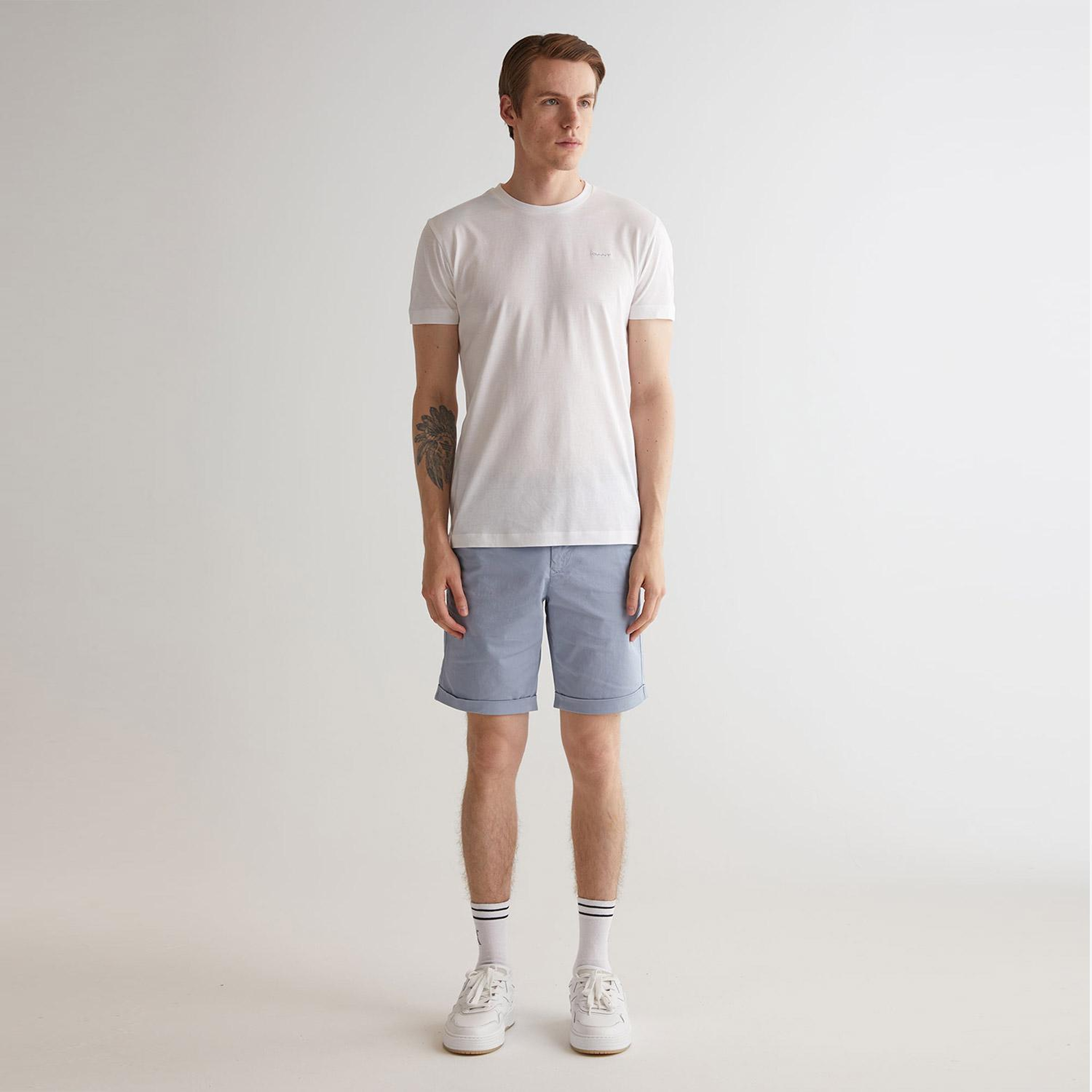 GANT Erkek Beyaz Slim Fit Bisiklet Yaka Logolu T-shirt