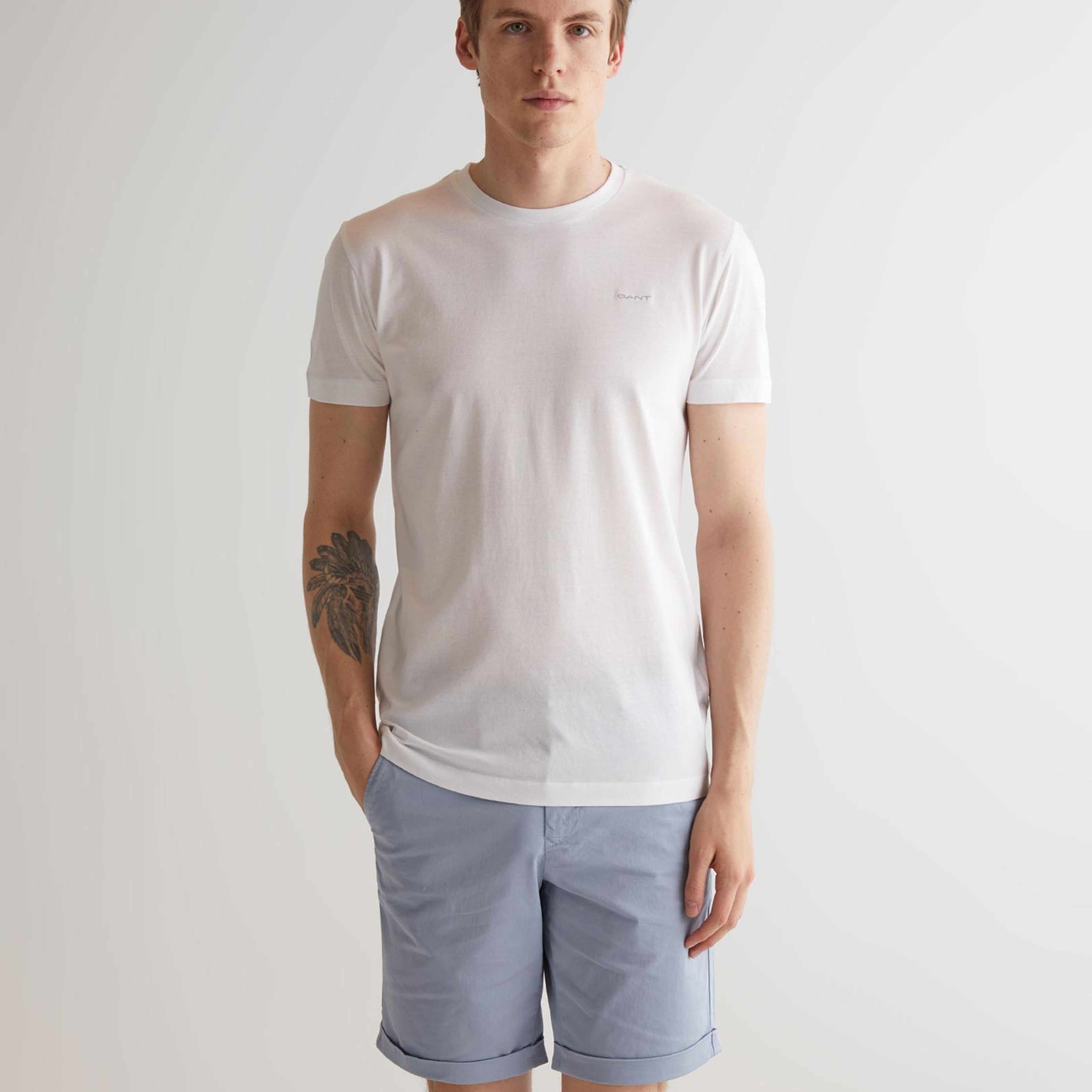 GANT Erkek Beyaz Slim Fit Bisiklet Yaka Logolu T-shirt