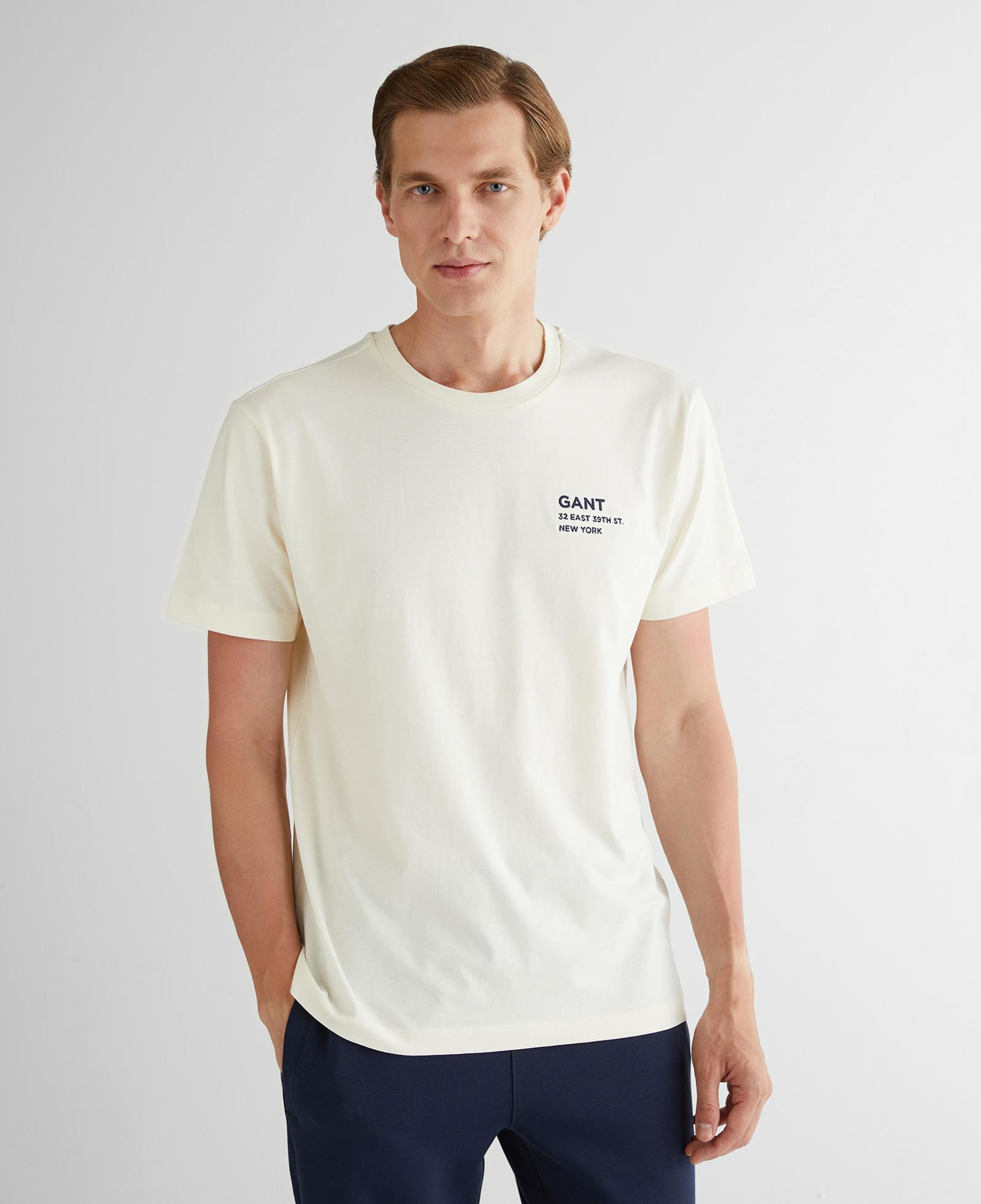 GANT Erkek Krem Regular Fit Bisiklet Yaka Logolu T-Shirt