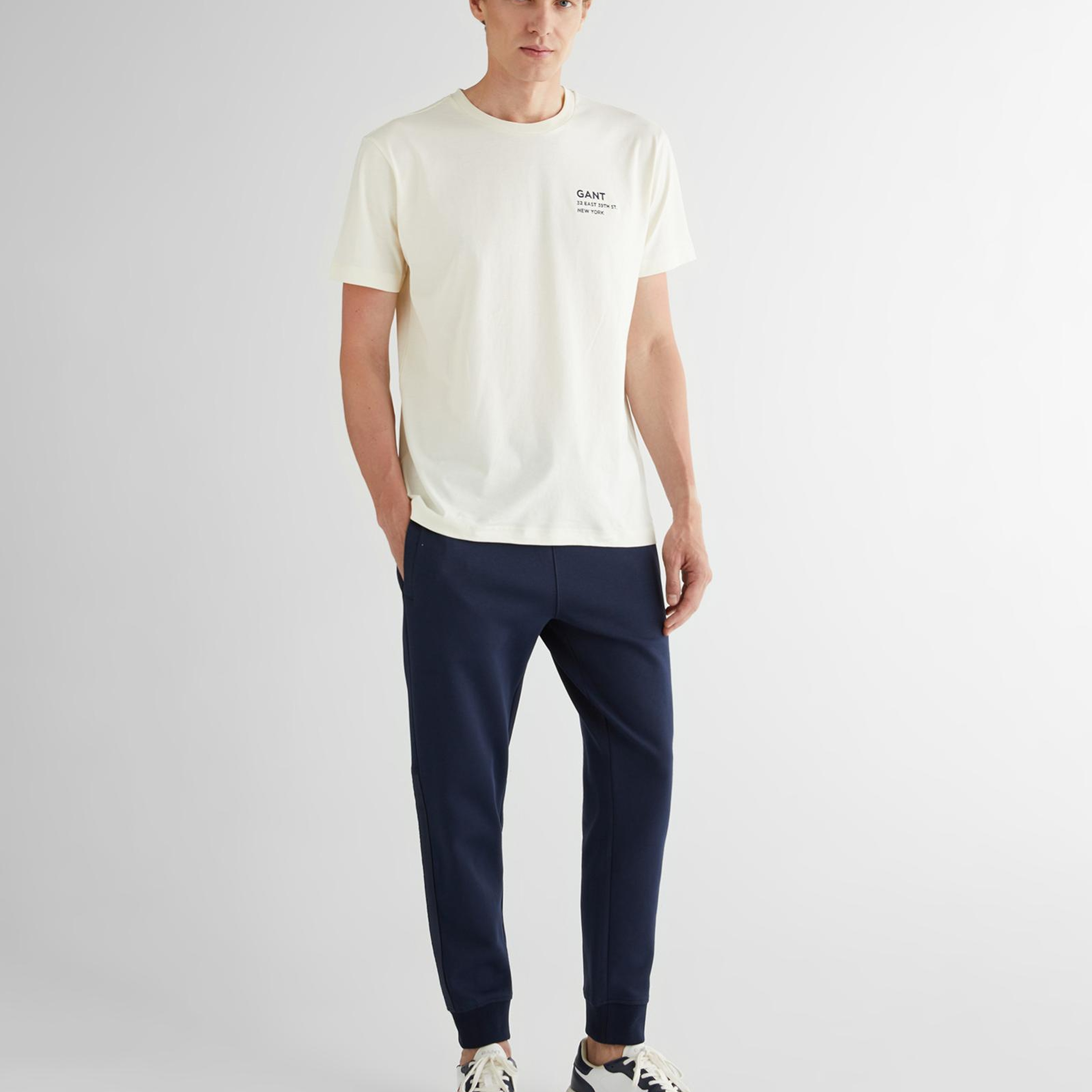 GANT Erkek Krem Regular Fit Bisiklet Yaka Logolu T-Shirt