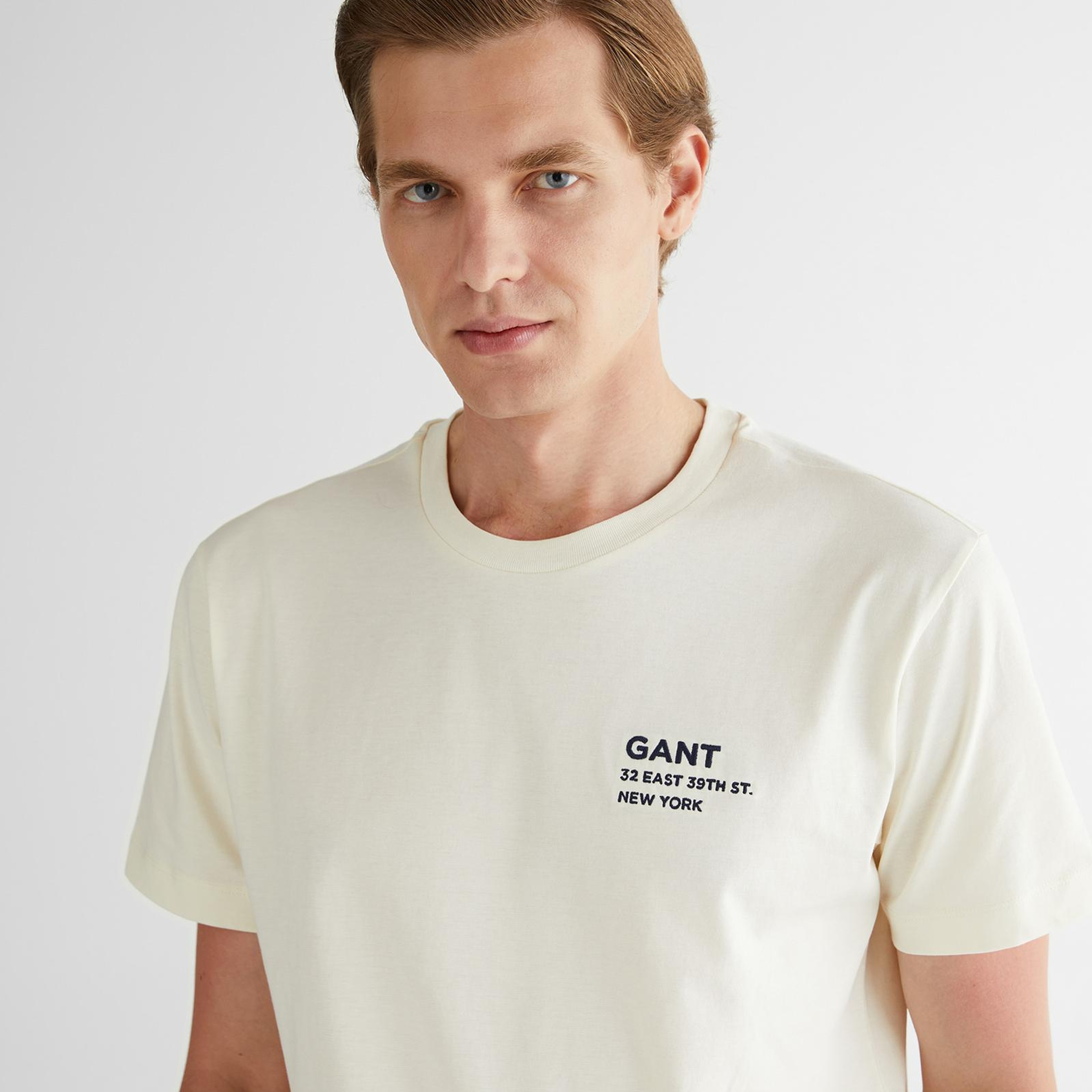 GANT Erkek Krem Regular Fit Bisiklet Yaka Logolu T-Shirt
