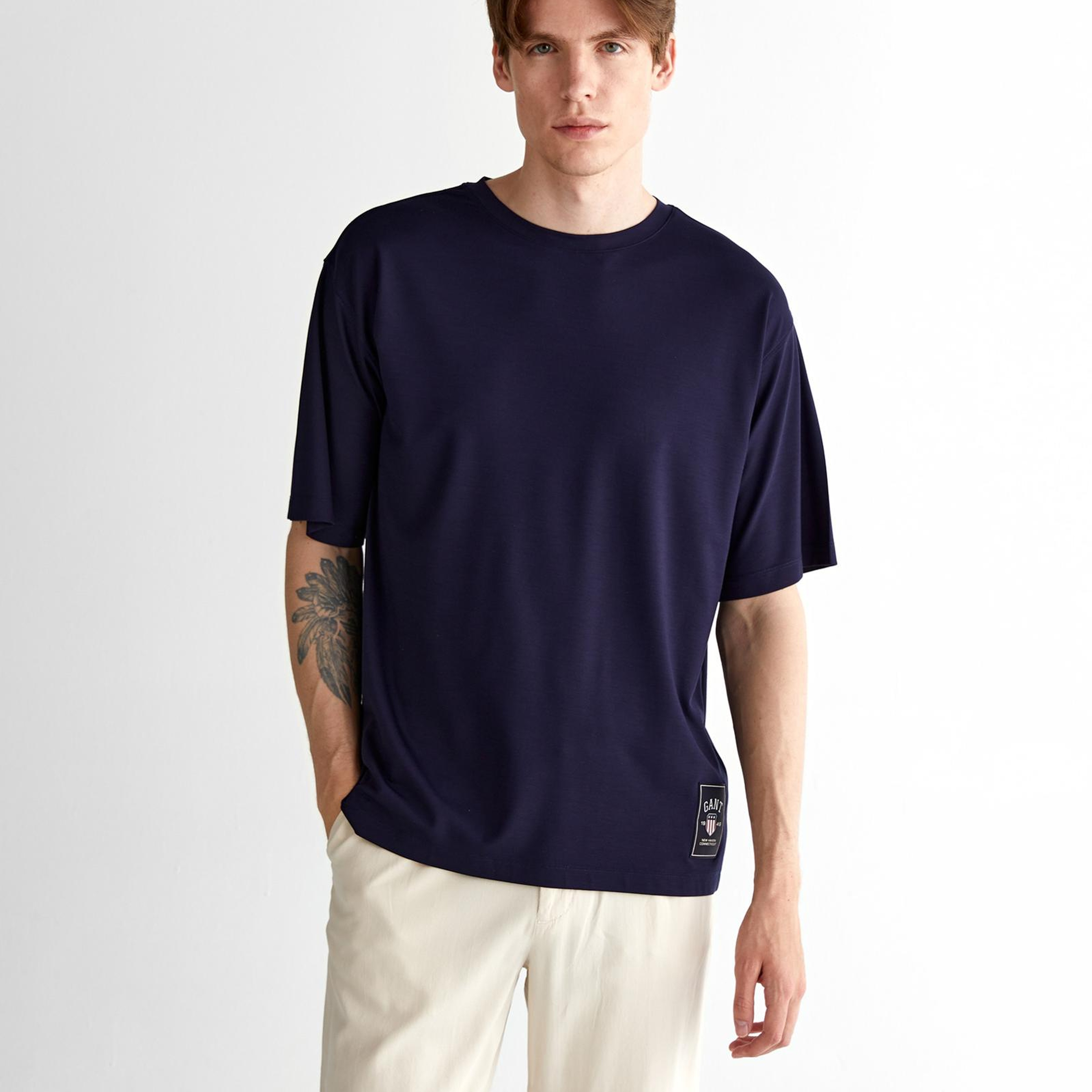 GANT Erkek Lacivert Relaxed Fit Bisiklet Yaka Logolu T-Shirt