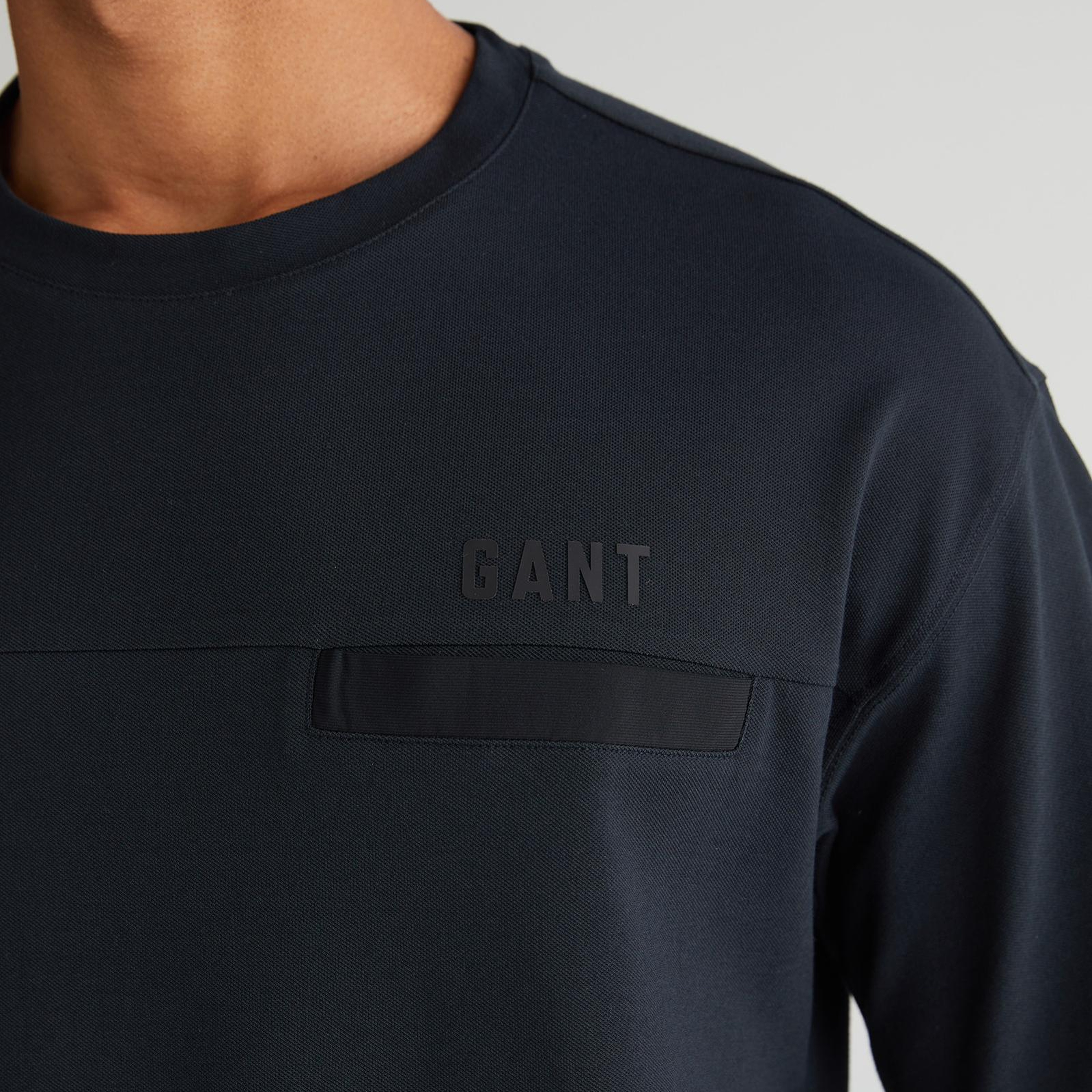 GANT Erkek Siyah Relaxed Fit Bisiklet Yaka Logolu T-Shirt