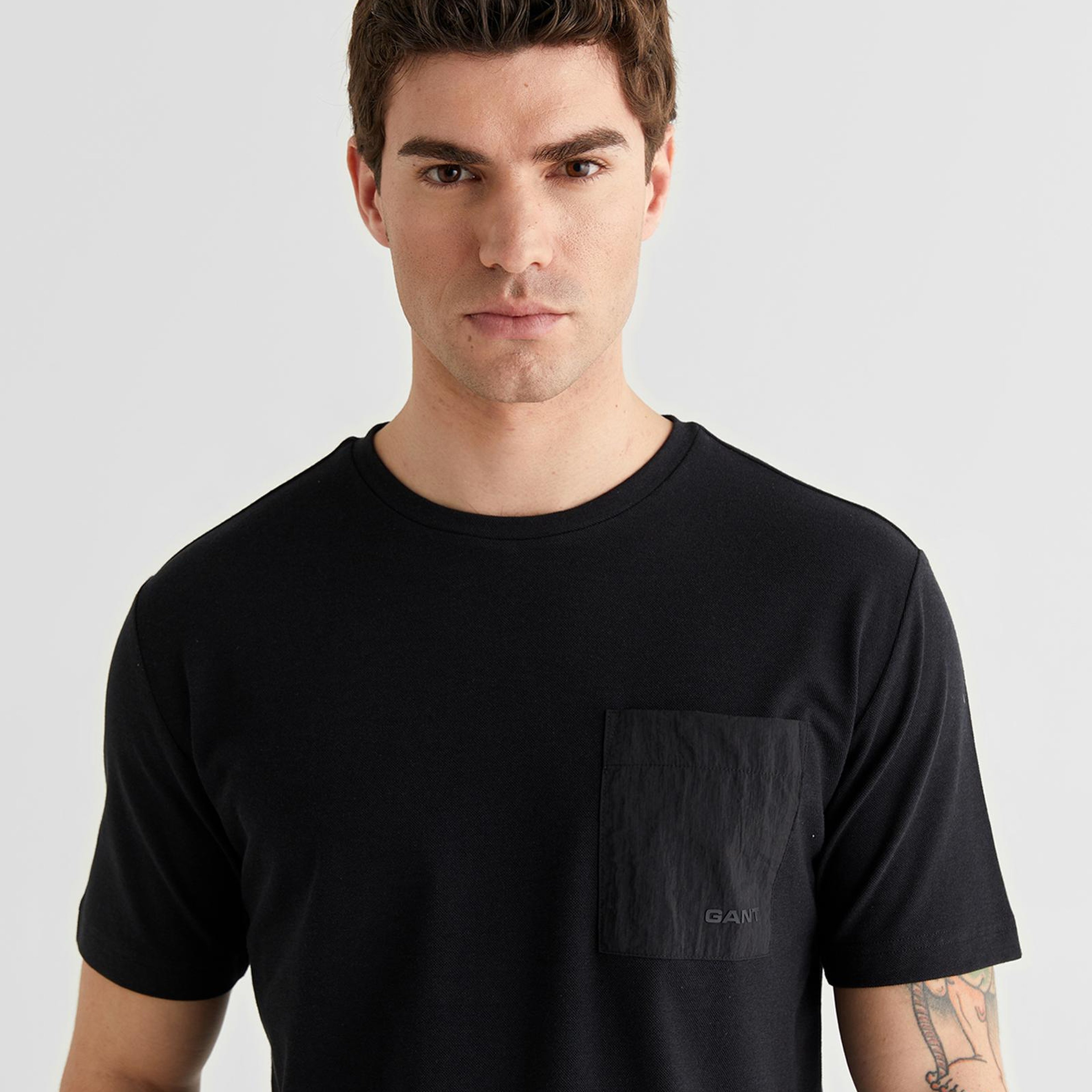 GANT Erkek Siyah Baskılı Kısa Kollu T-Shirt