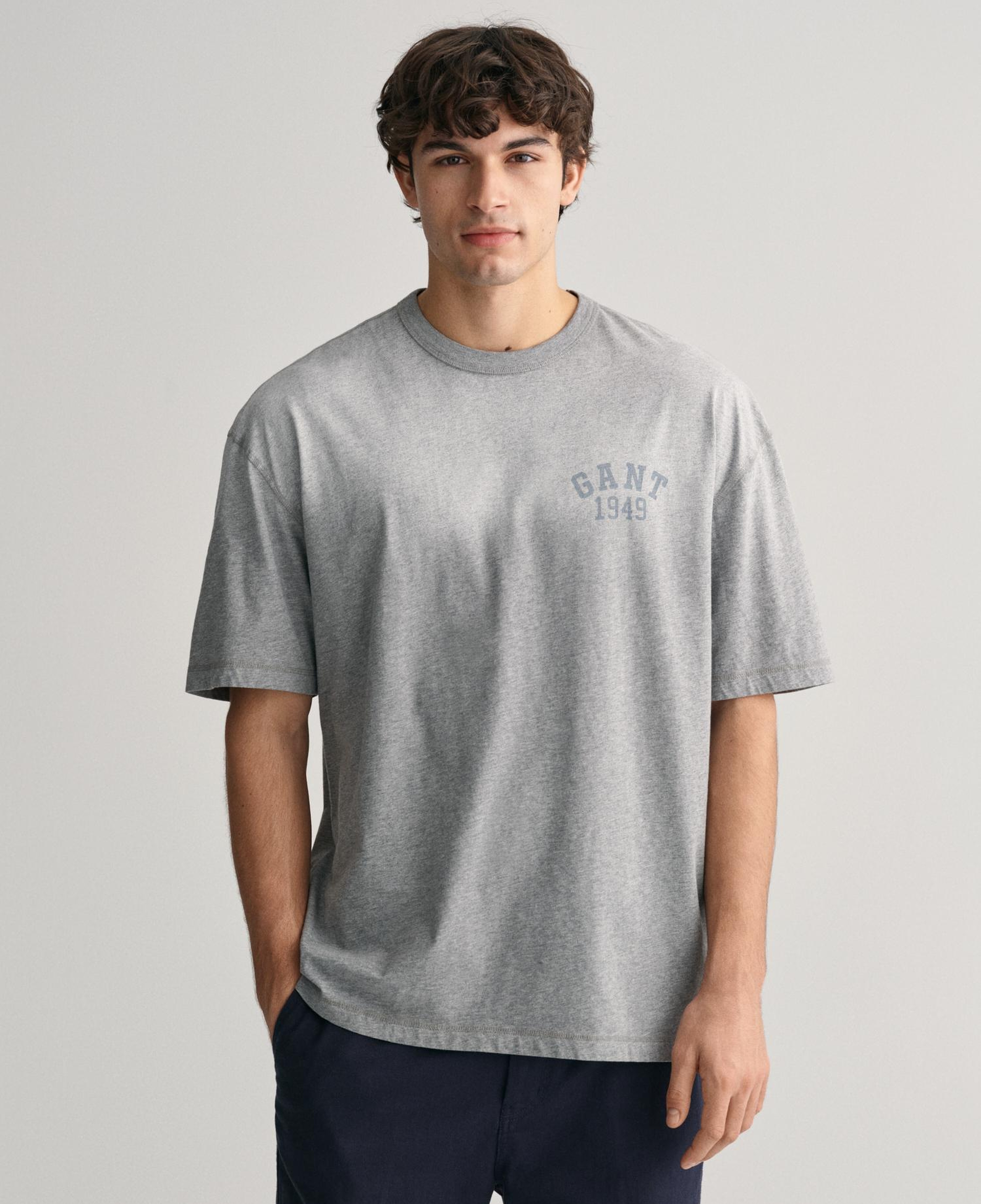GANT Erkek Gri Relaxed Fit Bisiklet Yaka Logolu T-shirt
