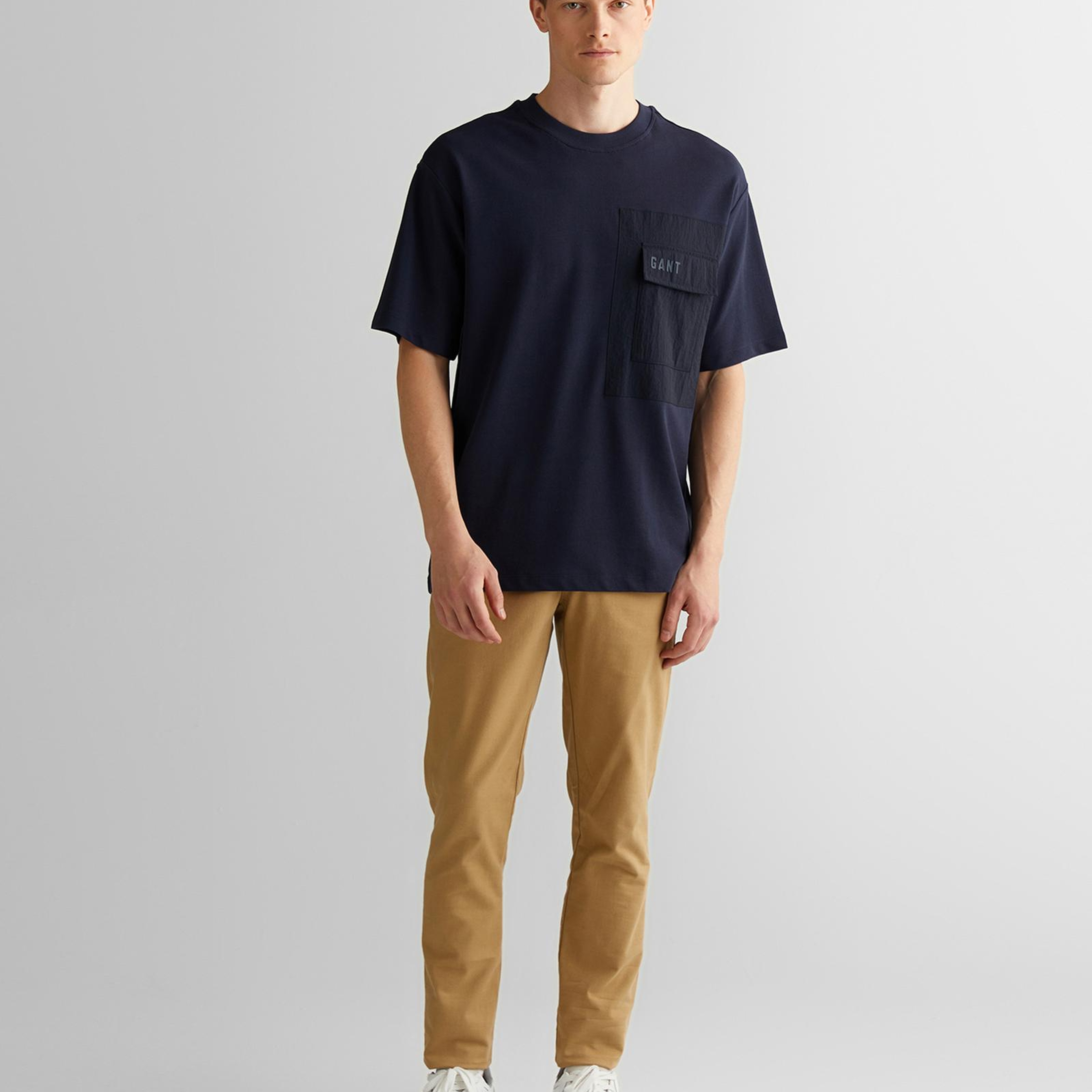 GANT Erkek Lacivert Relaxed Fit Bisiklet Yaka Logolu T-Shirt