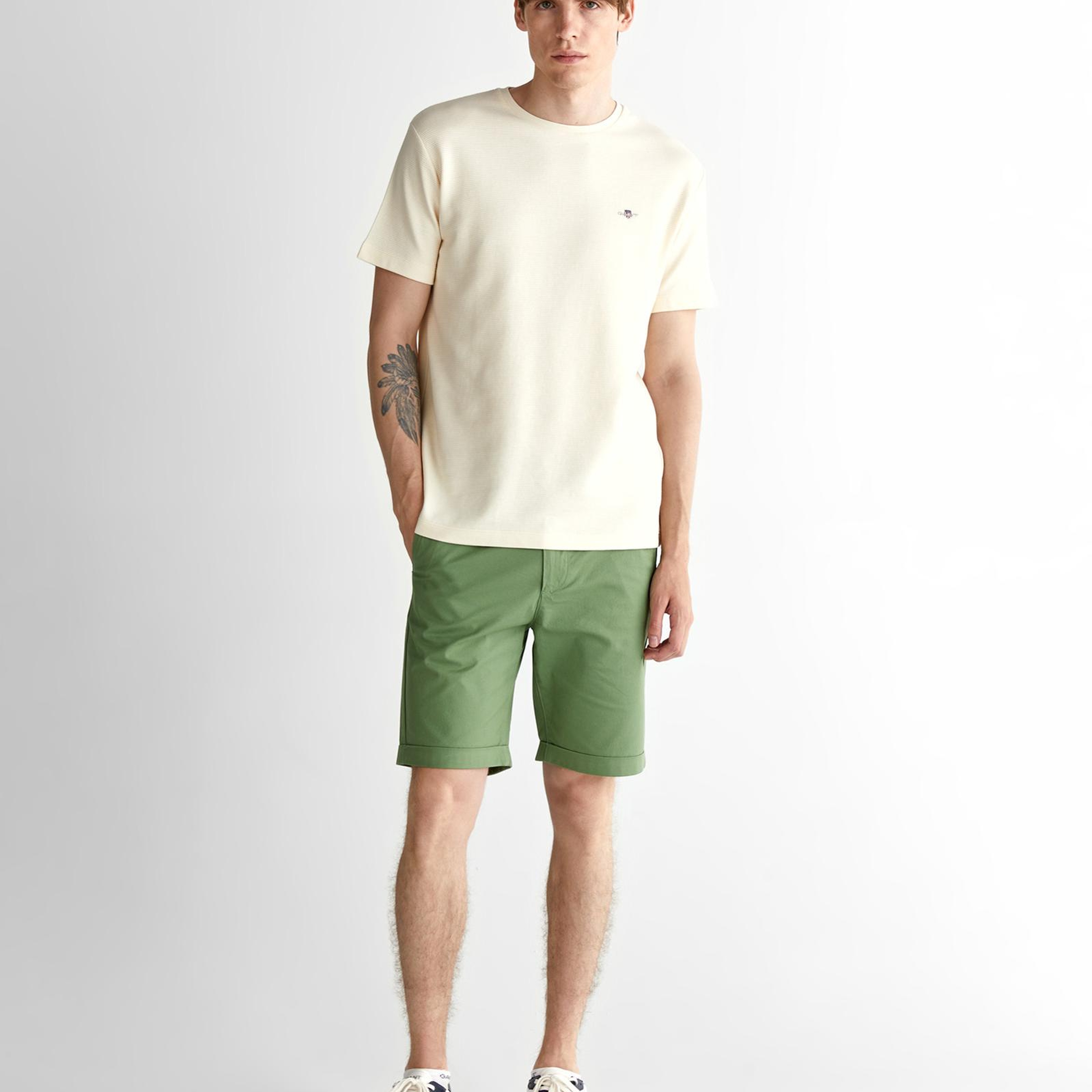 GANT Erkek Krem Bisiklet Yaka Regular Fit Logolu T-Shirt