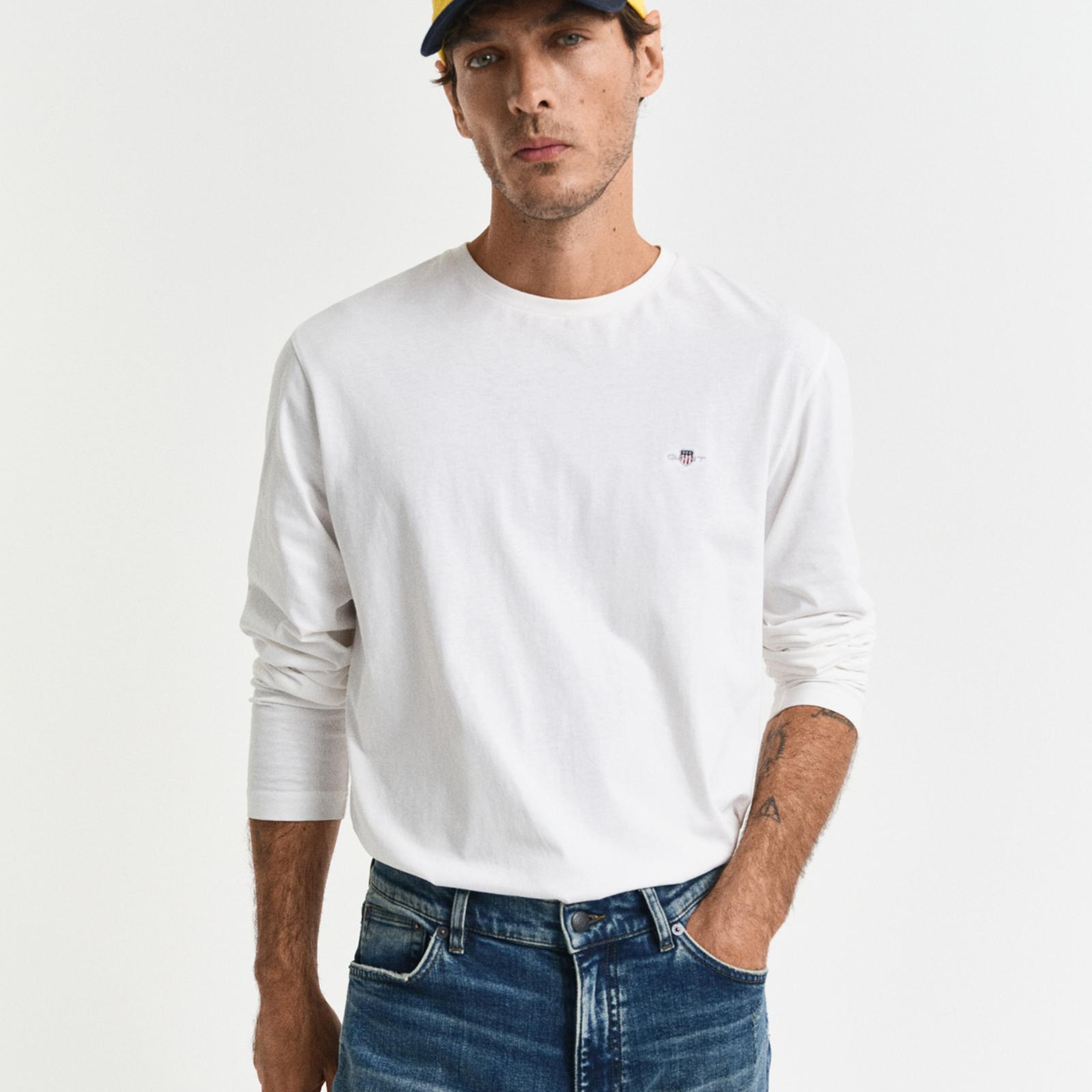 GANT Erkek Beyaz Regular Fit Bisiklet Yaka Uzun Kollu T-Shirt