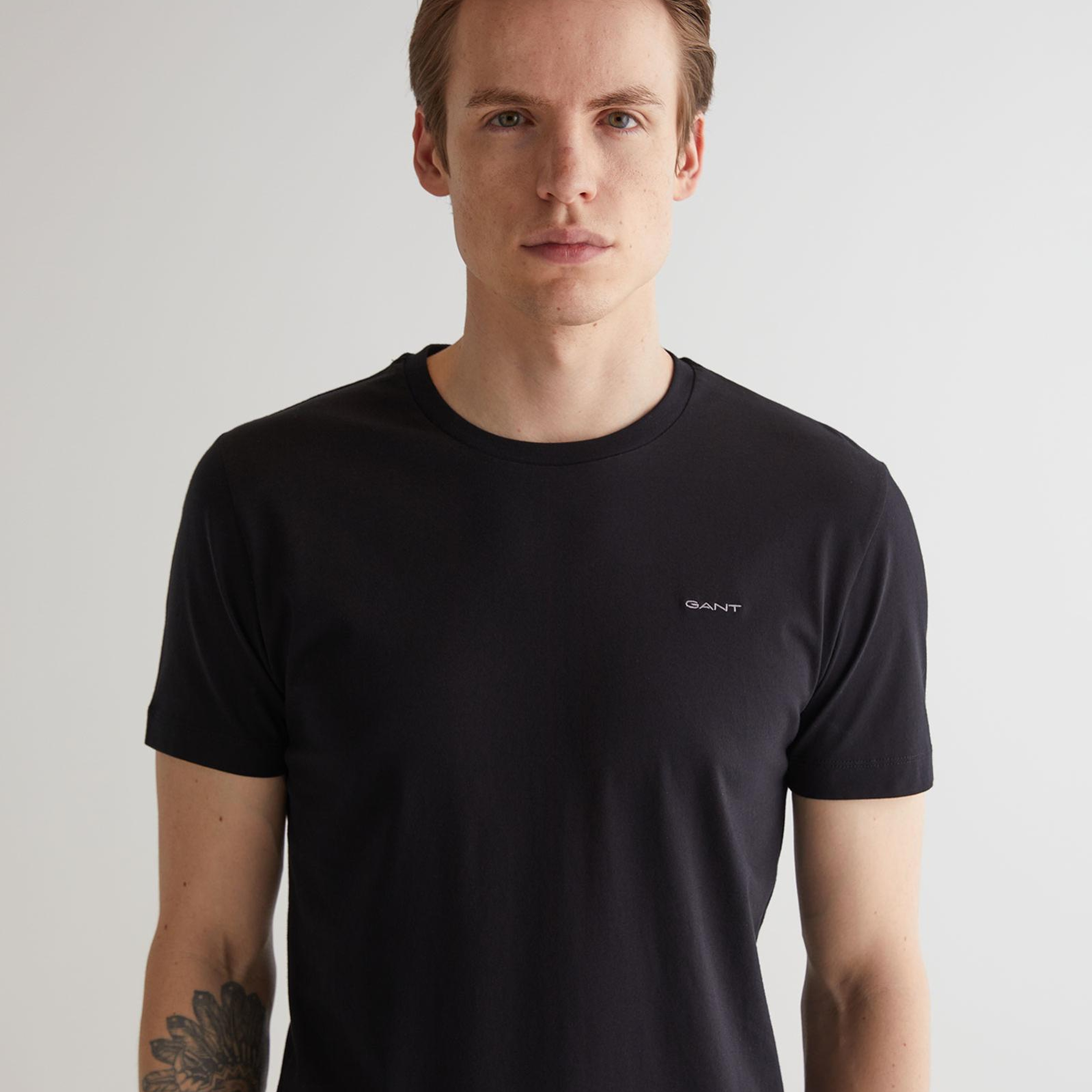 GANT Erkek Siyah Slim Fit Bisiklet Yaka T-shirt